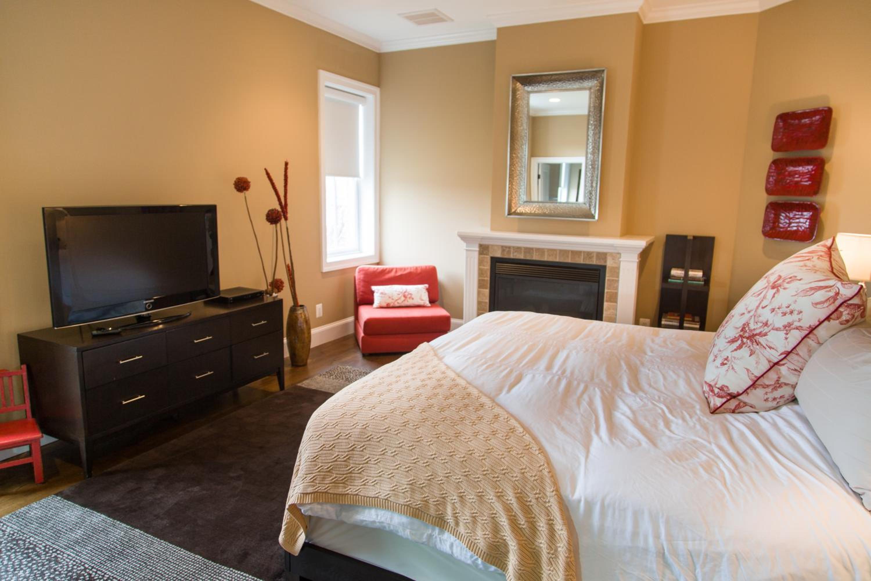 Suites at 249