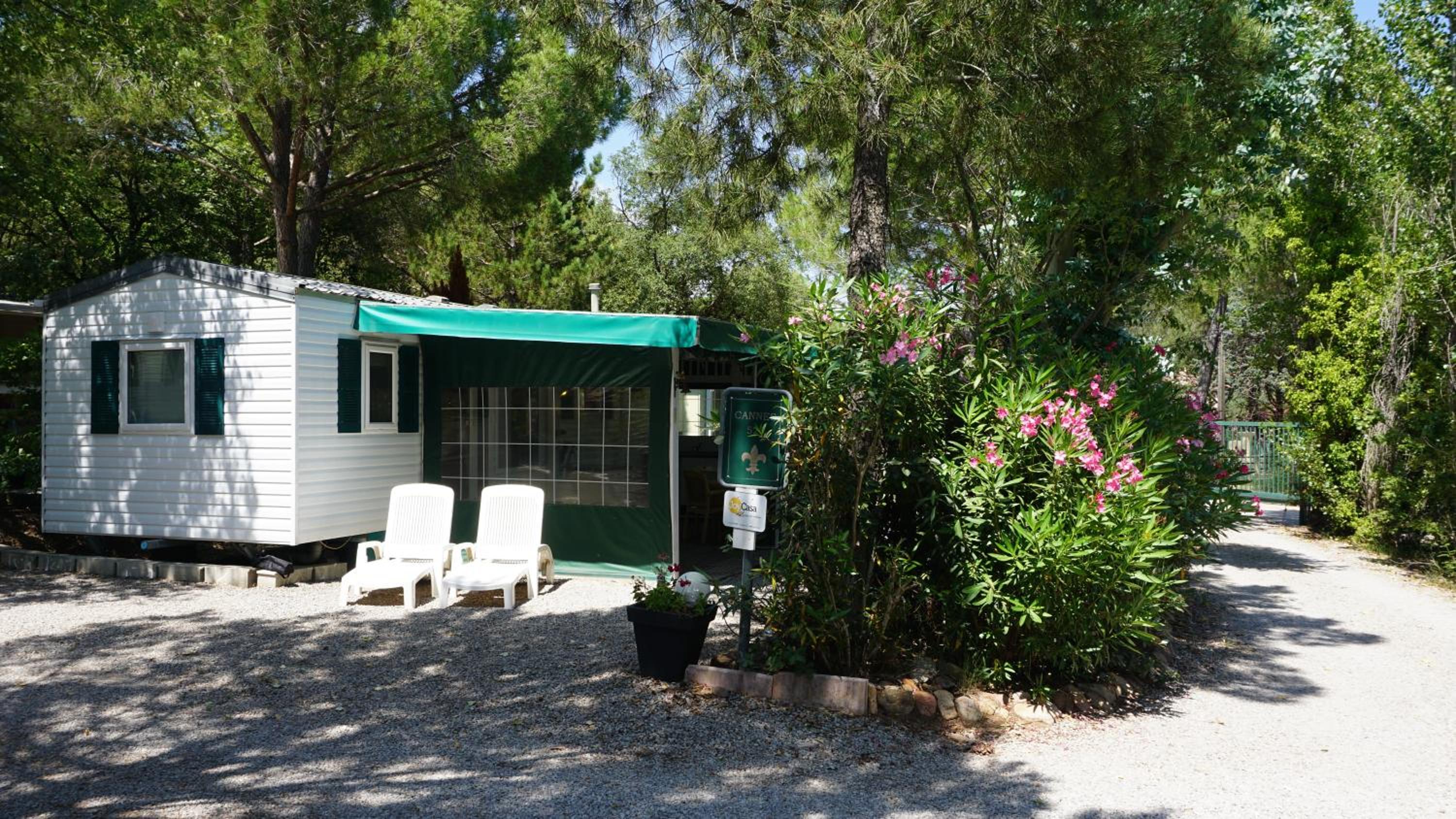 Chalets met buitenkeuken op Camping Leï Suves - JoyCasa view 2