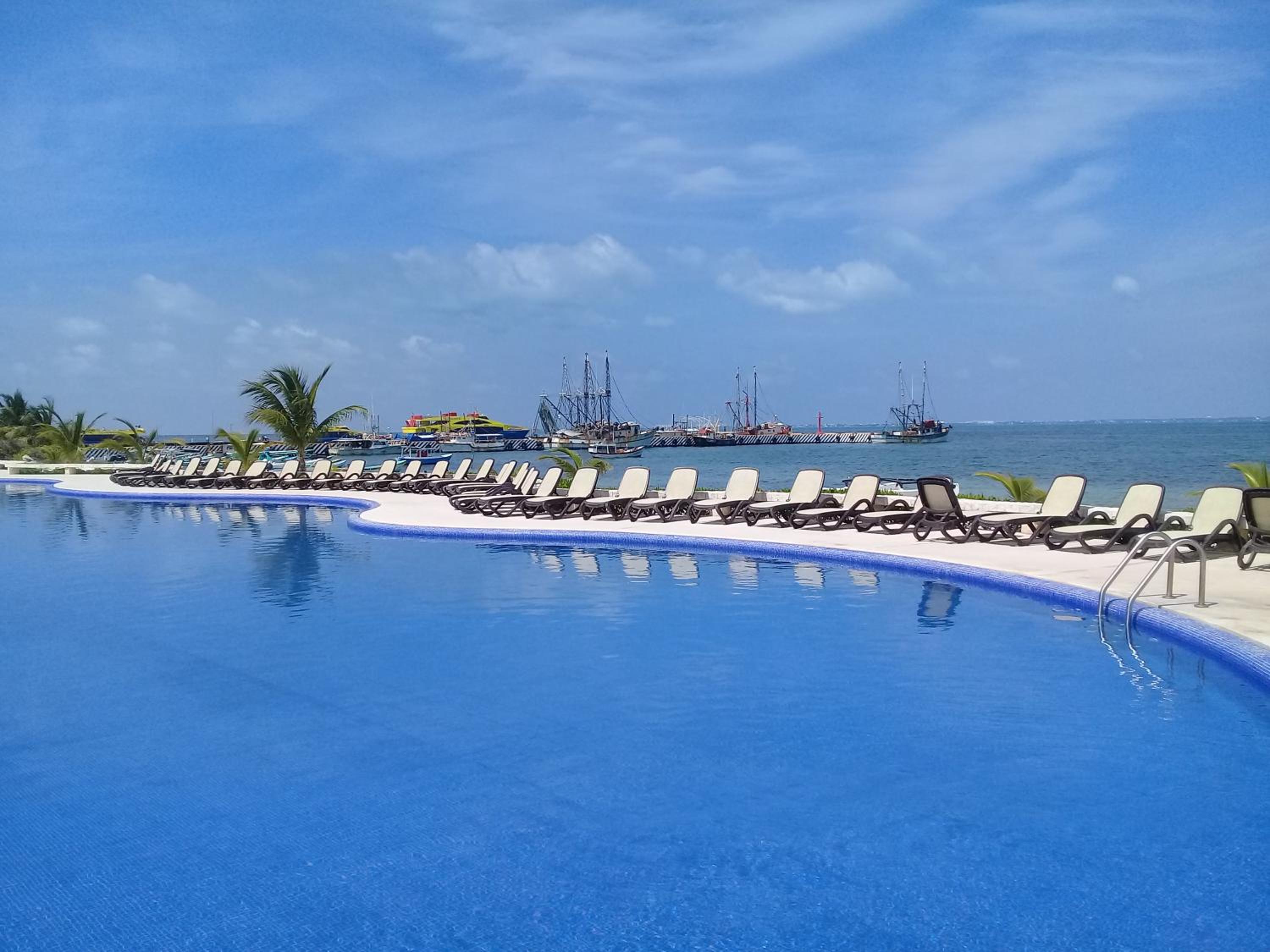 Swim the Caribbean & Work with a View