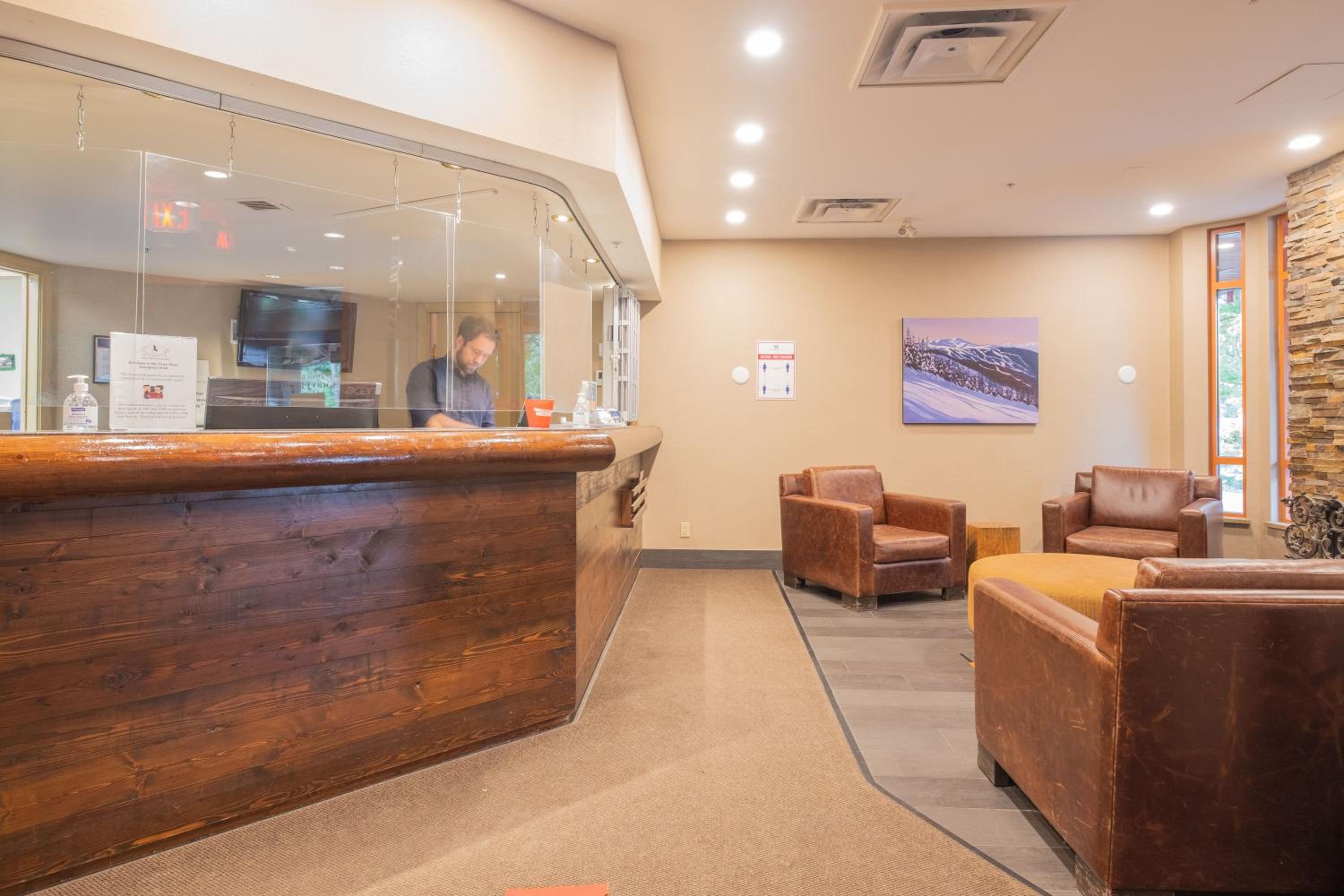 Eagle Lodge 225 by Outpost Whistler