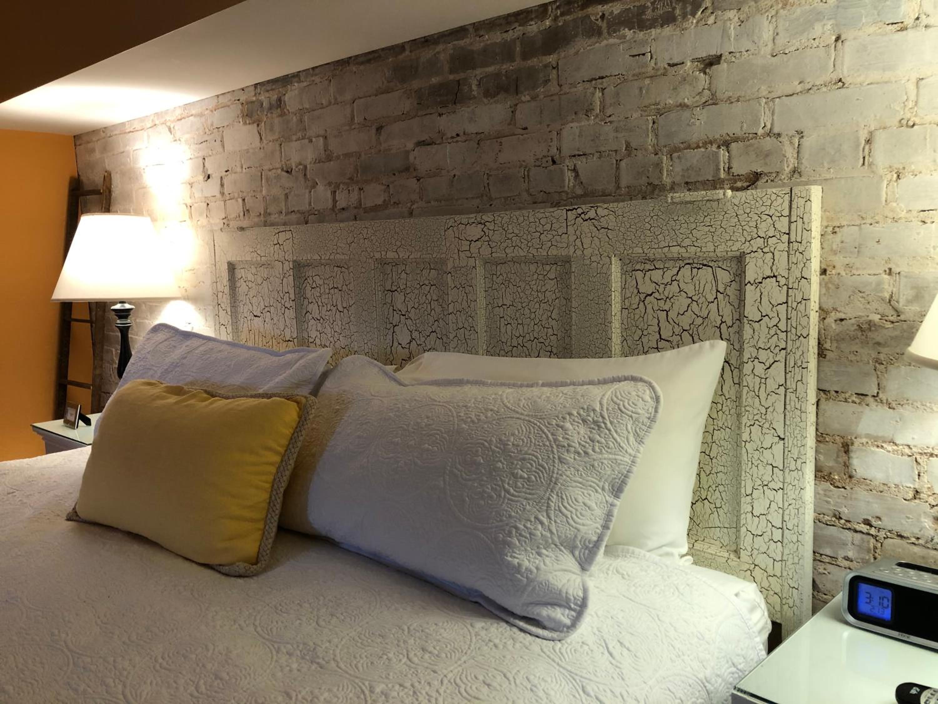 Suites at 249