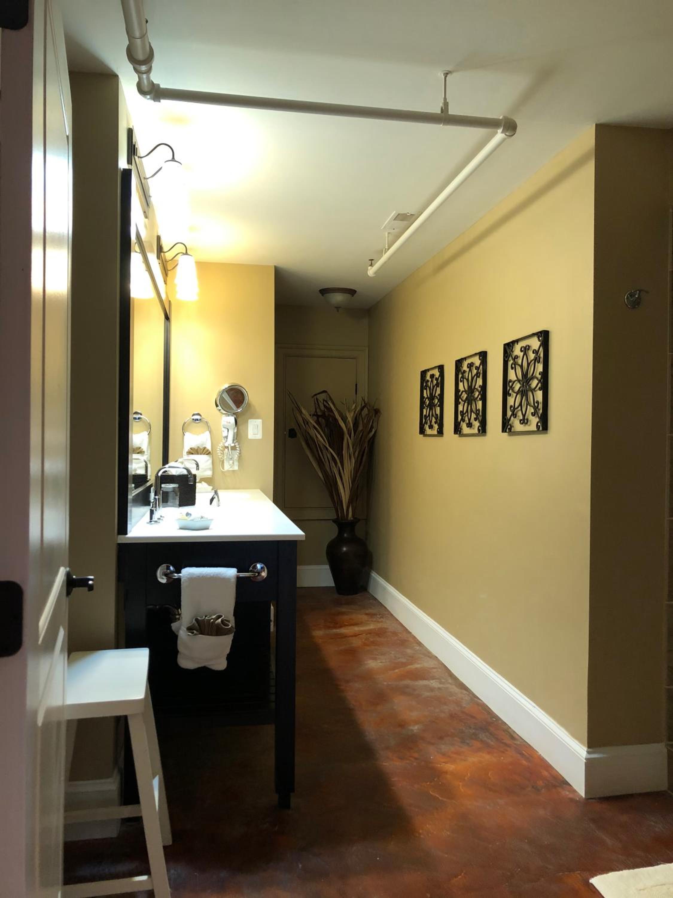 Suites at 249