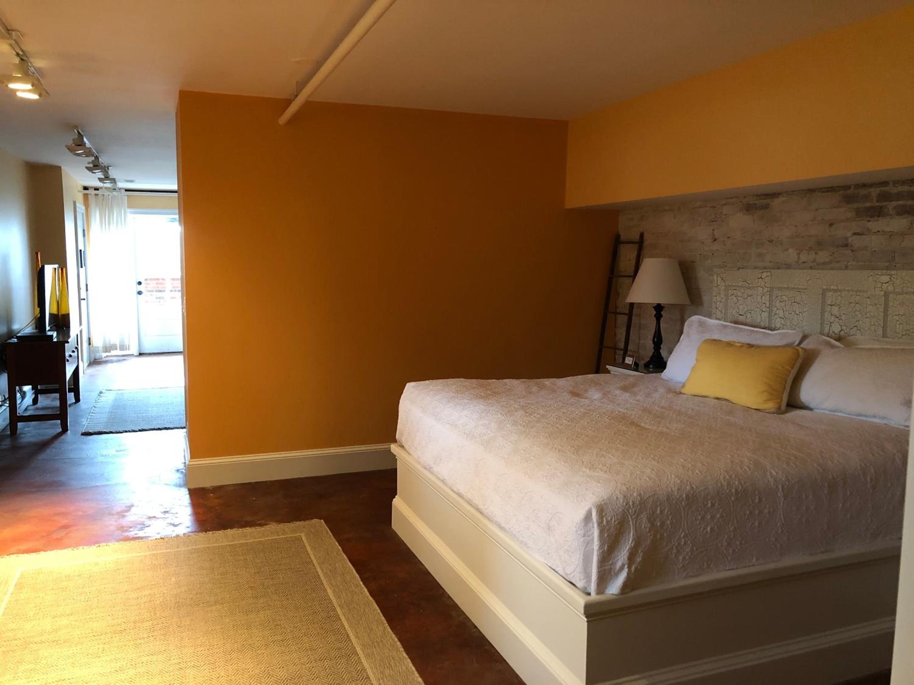 Suites at 249