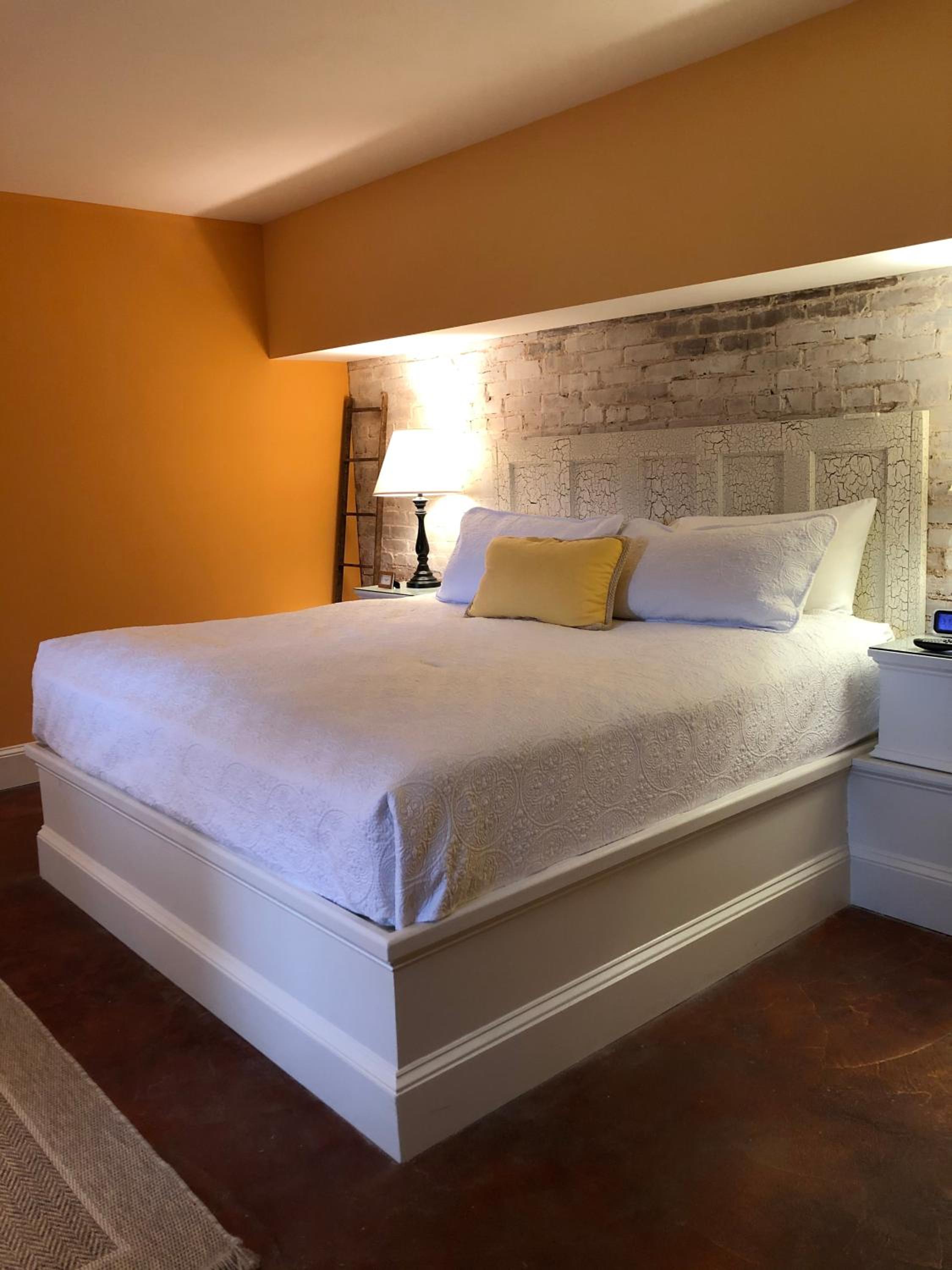 Suites at 249