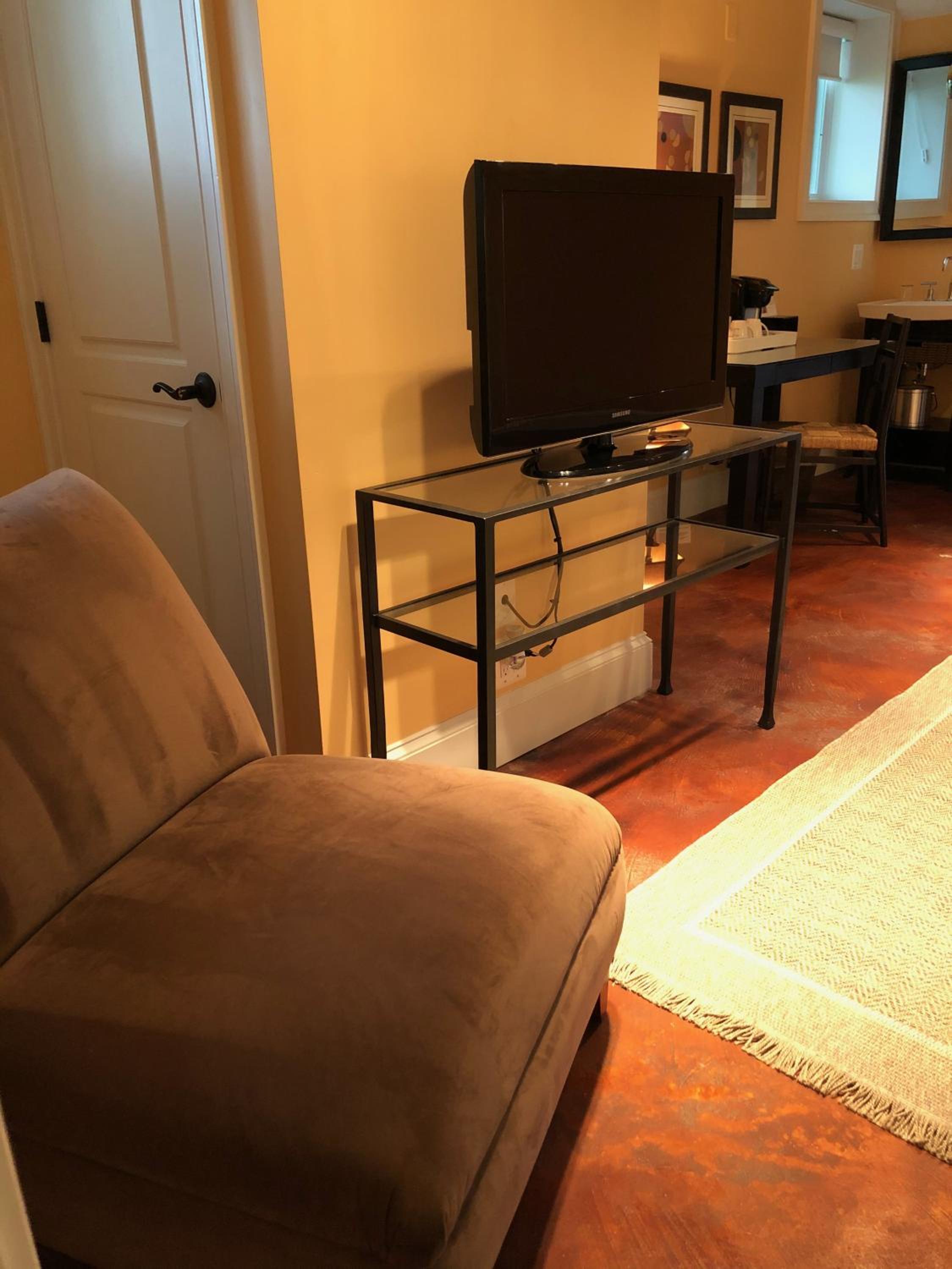 Suites at 249
