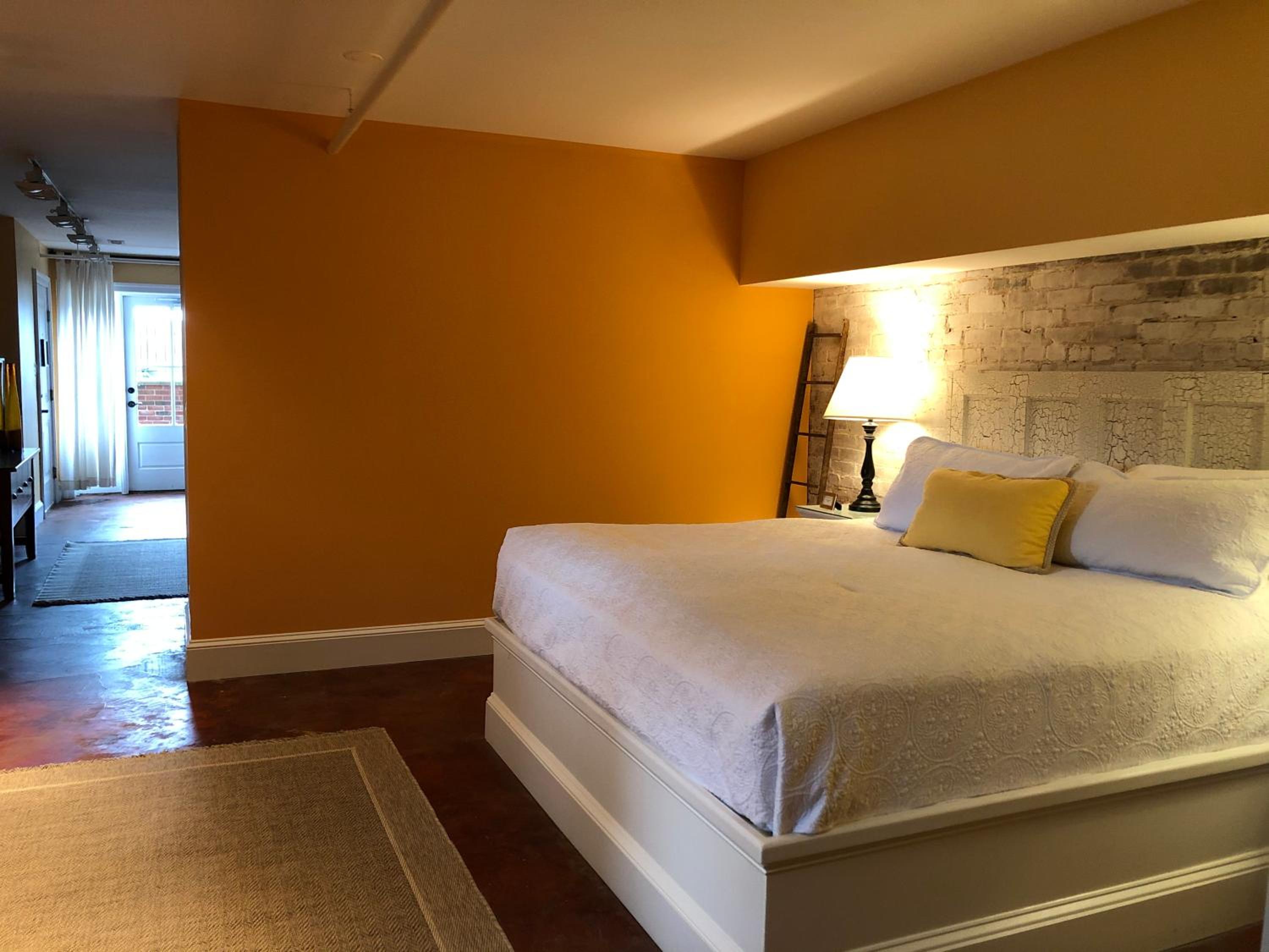 Suites at 249