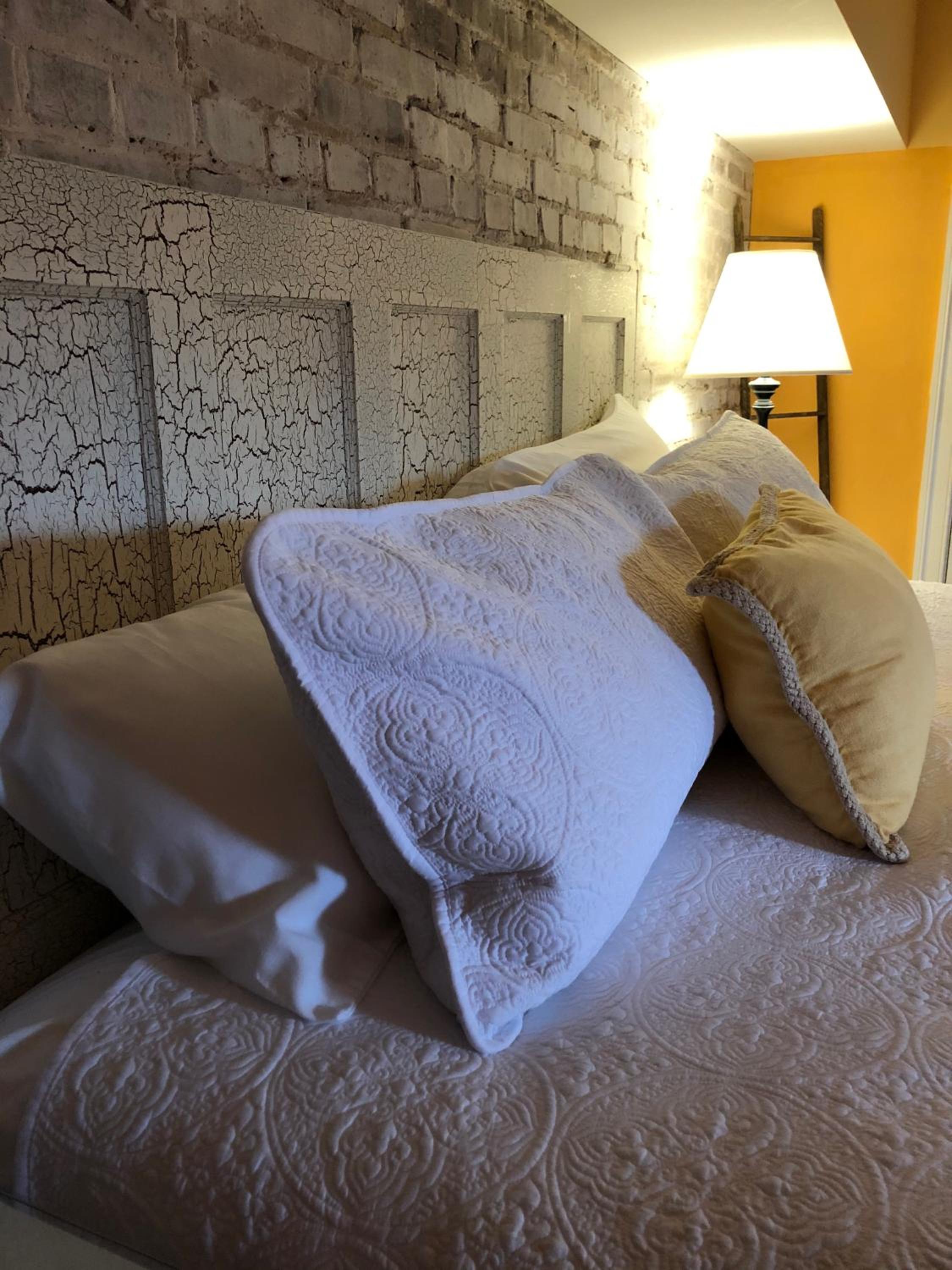 Suites at 249