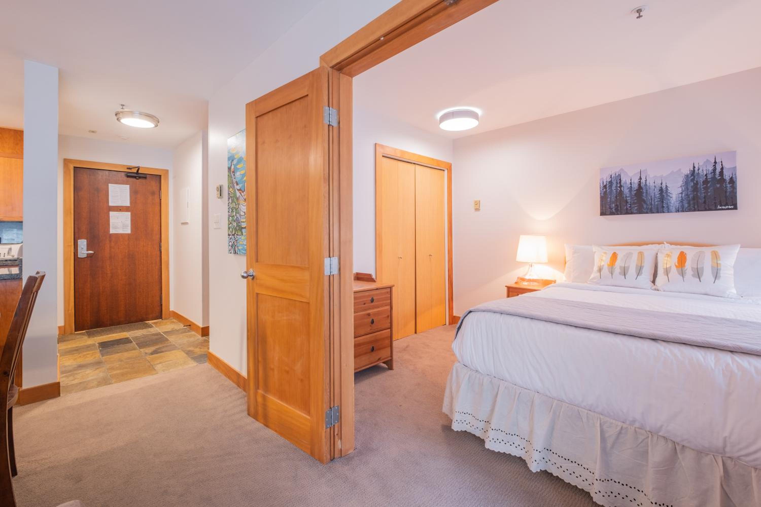 Glaciers Lodge by Outpost Whistler - Image 5