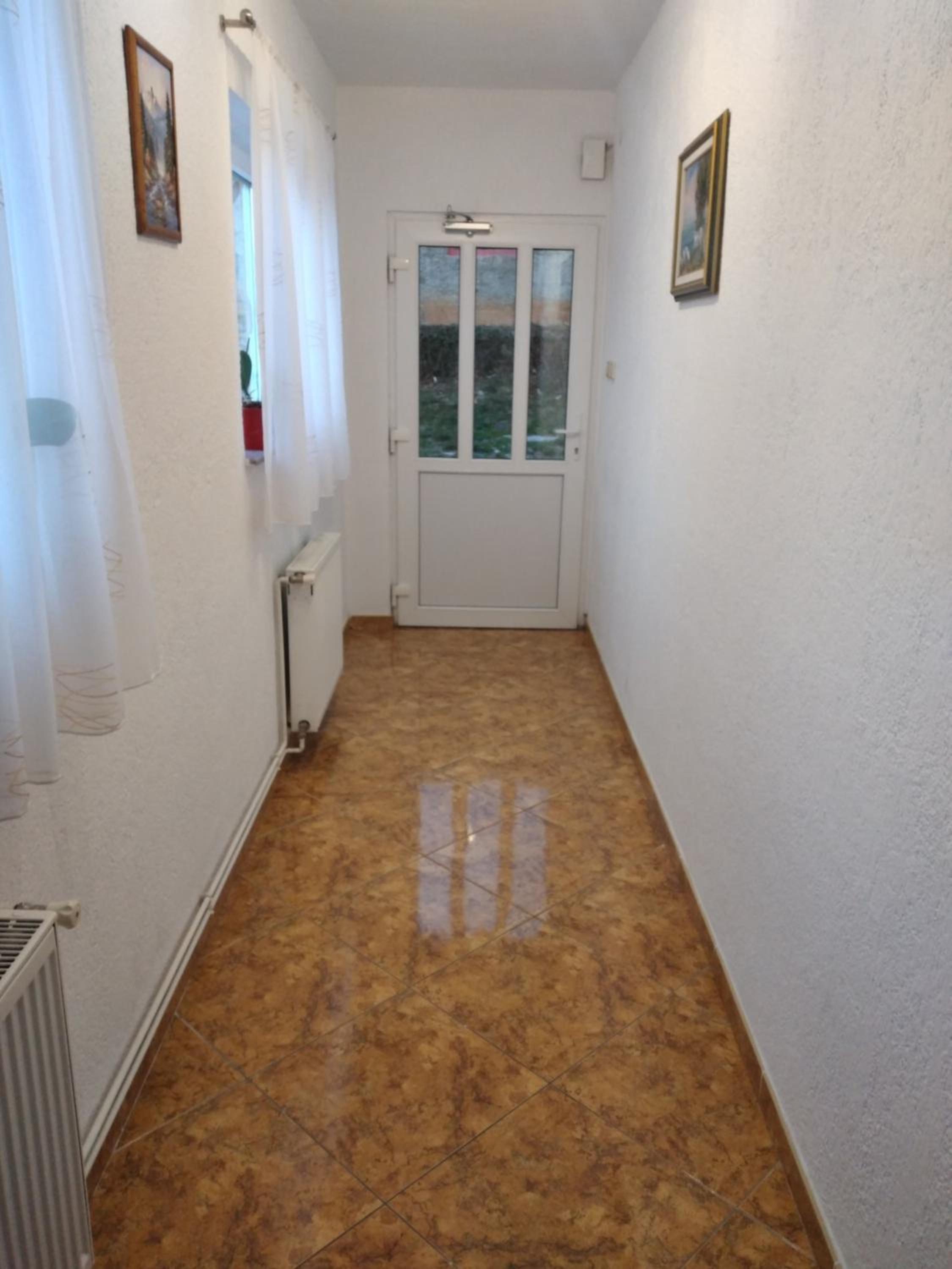 Photo 52