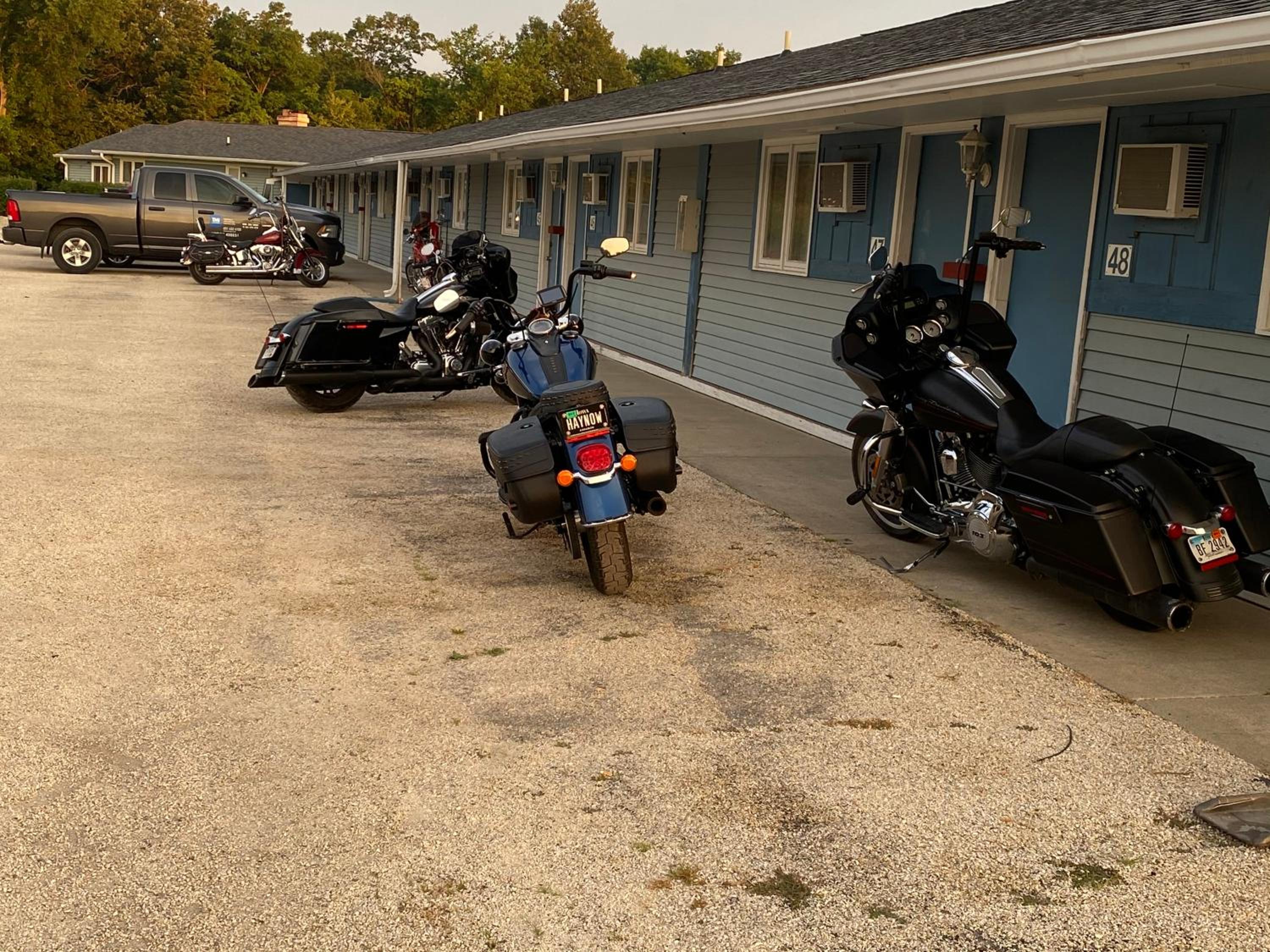 Burr Oak Motel