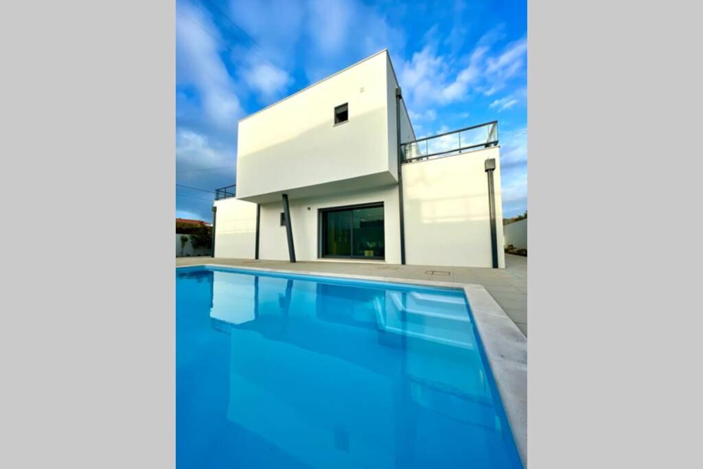 New and modern 3 bedroom Villa with private heated pool near Nazaré view 5