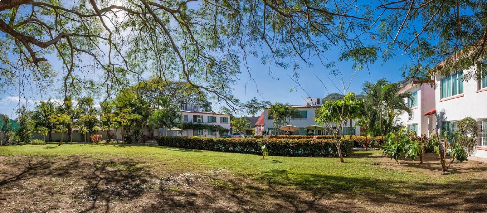 Hotel Parotas Manzanillo - Image 1