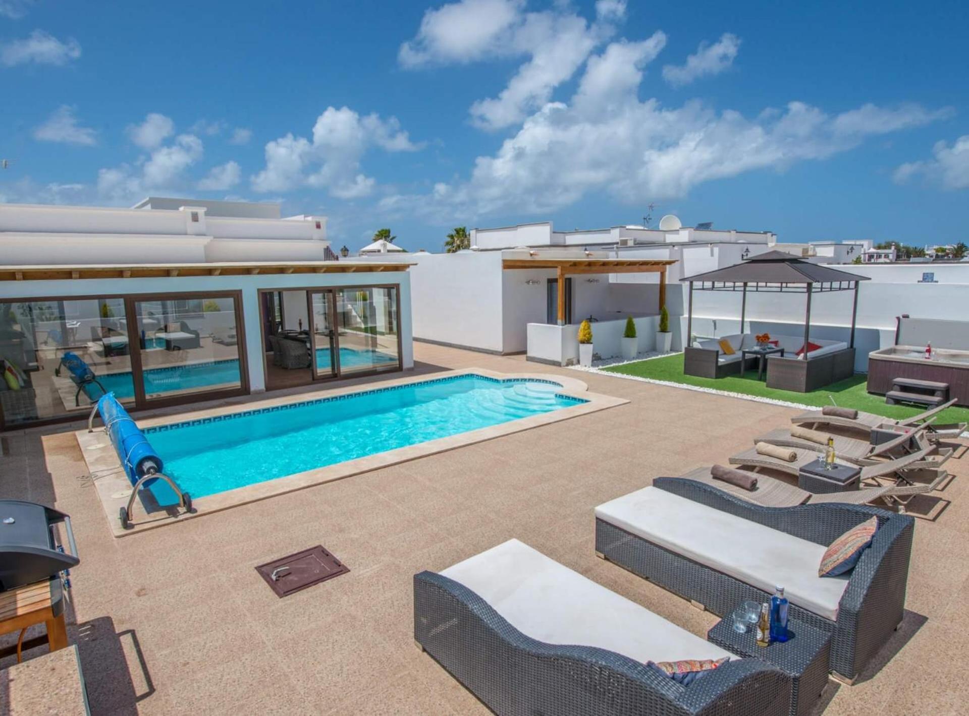 Villa Bonilla con piscina climatizada y jacuzzi