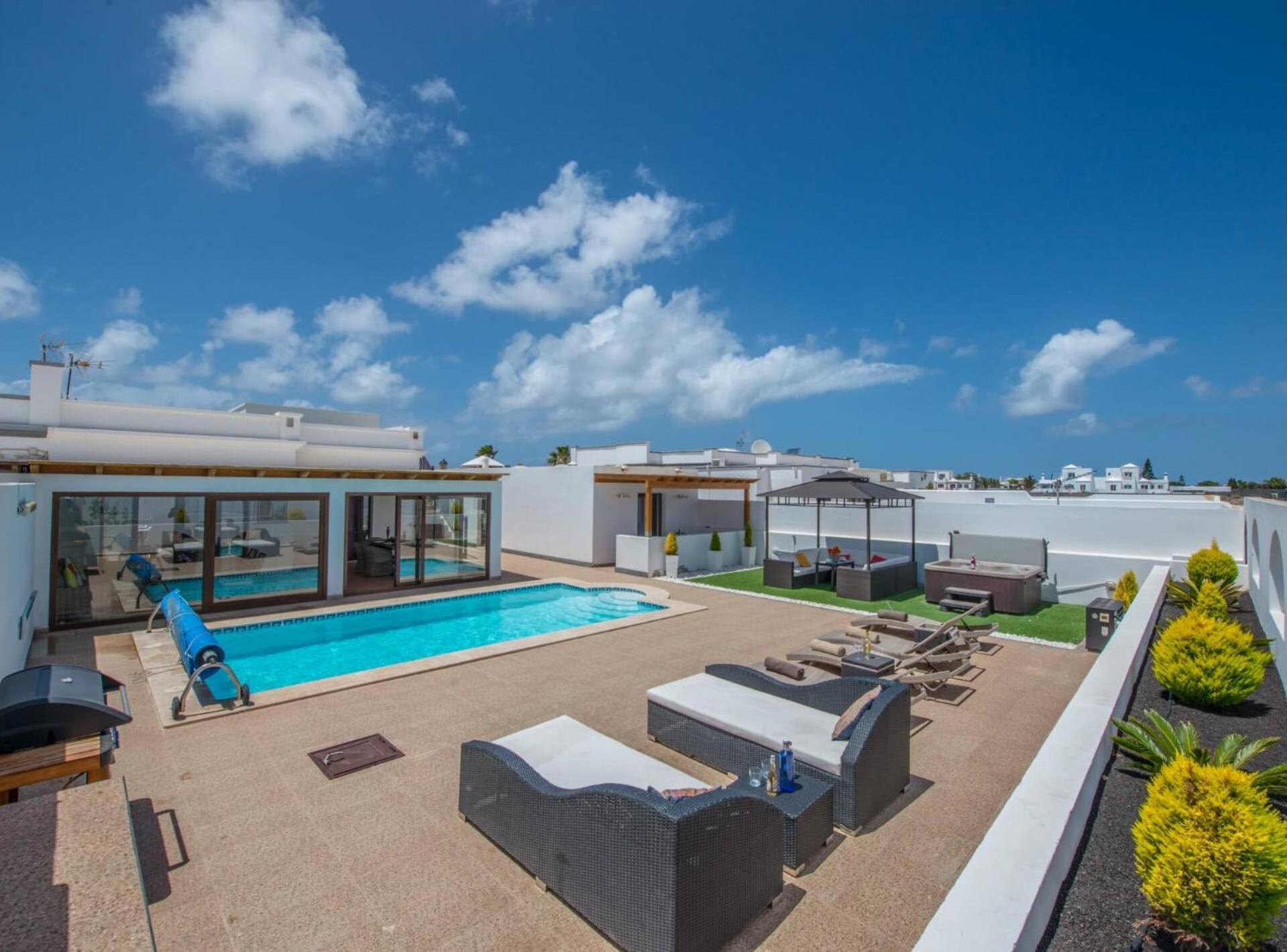 Villa Bonilla con piscina climatizada y jacuzzi