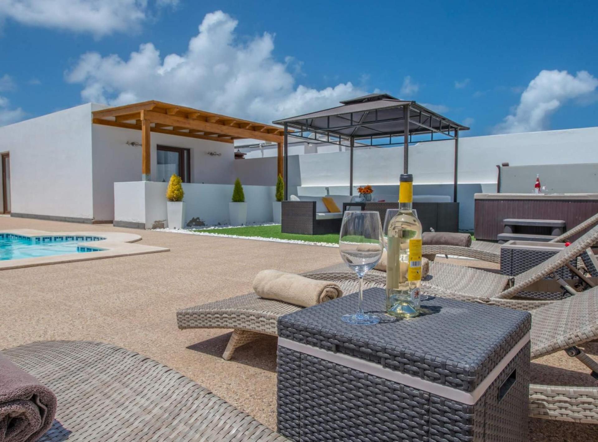Villa Bonilla con piscina climatizada y jacuzzi
