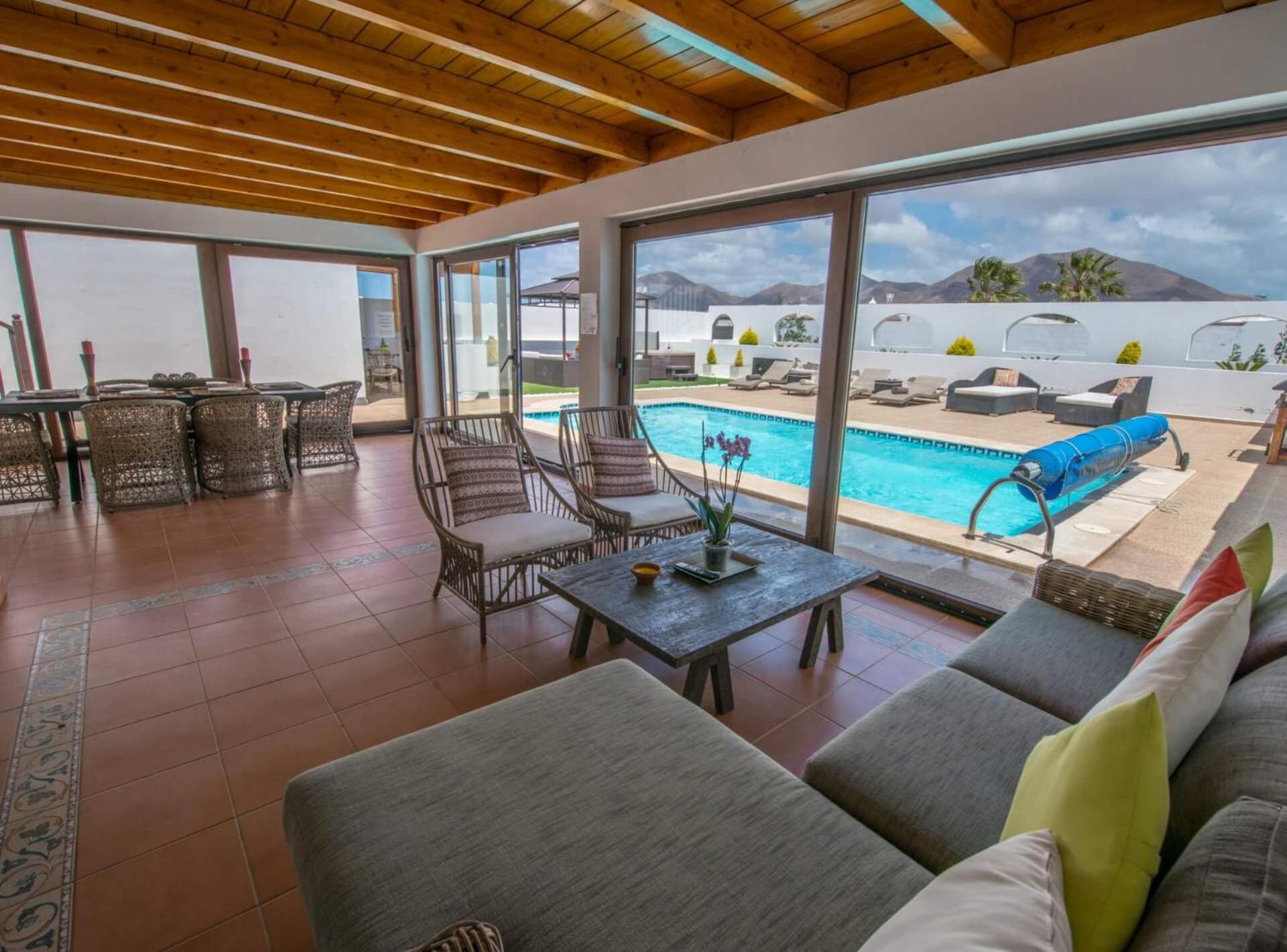 Villa Bonilla con piscina climatizada y jacuzzi