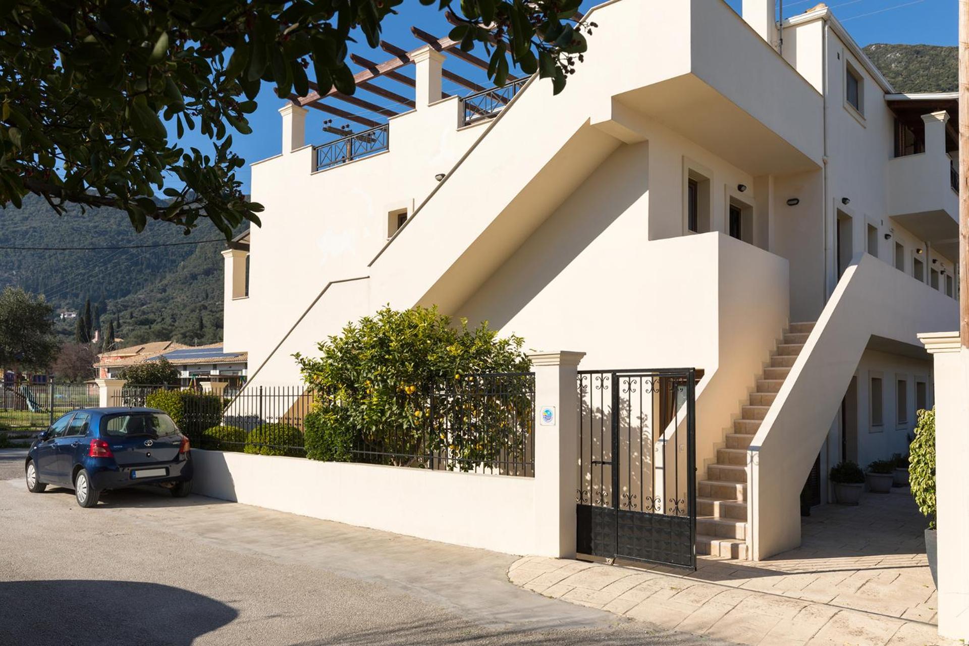 Lemon Tree Corfu Apartments by Konnect