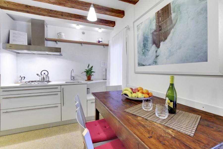 Cozy Apartment up to 4 in Biennale Giardini by Bricola Apartments photo 5