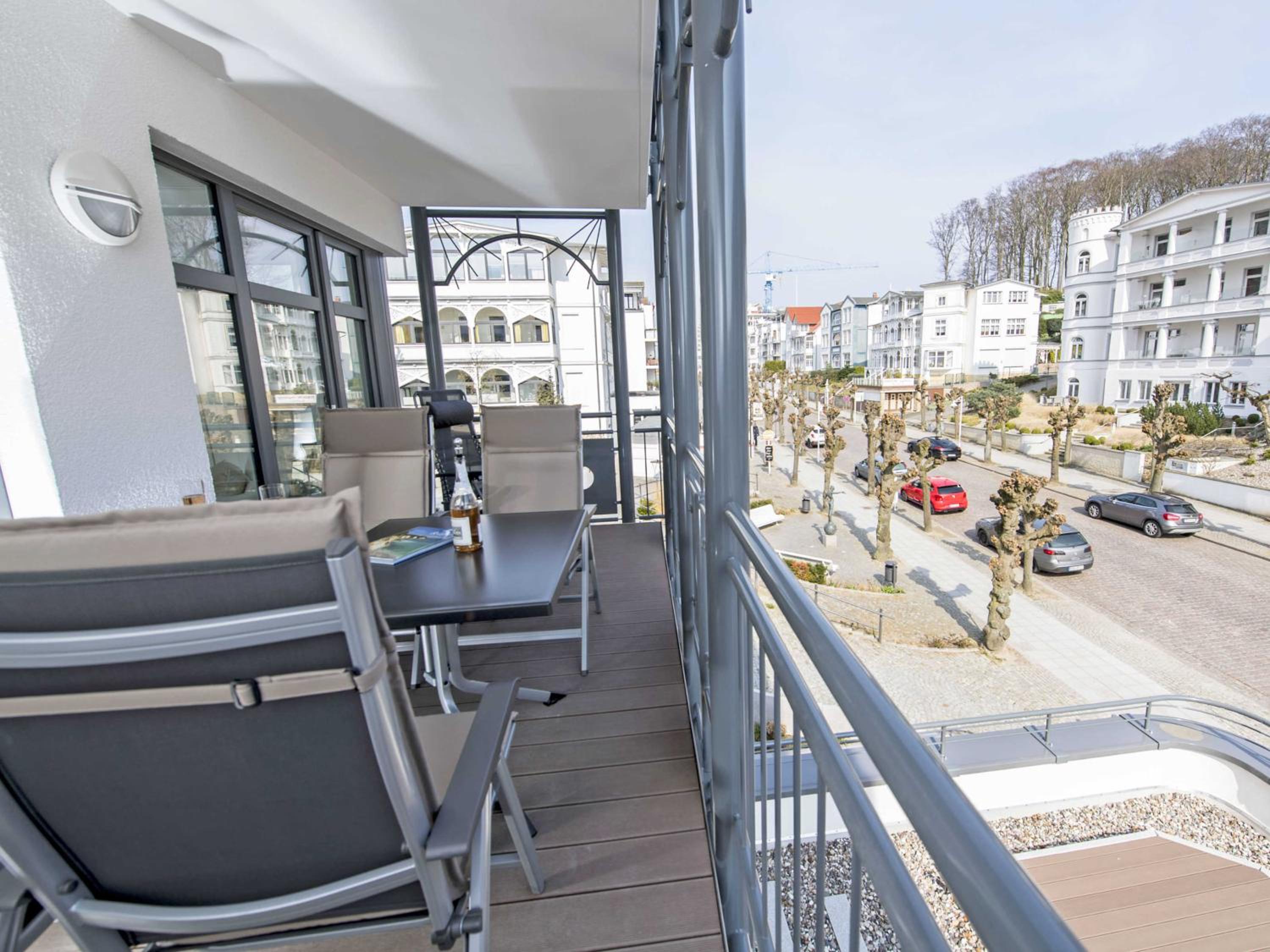 Villa Louisa in Sellin - WG 39 mit Balkon, strandnah
