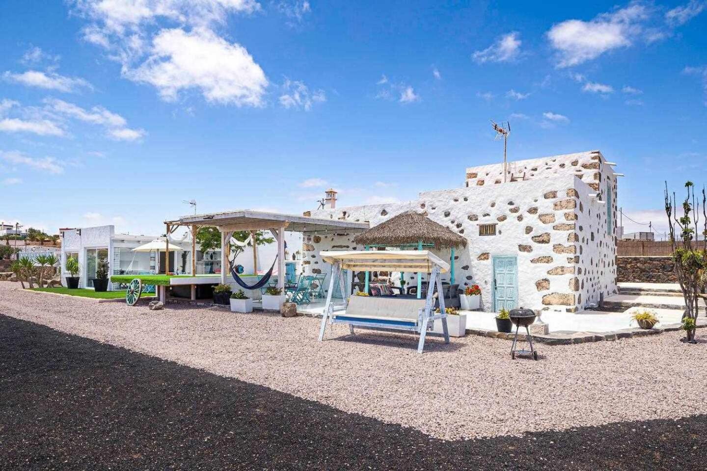 Hotel La Caldereta Rural Home - Image 1