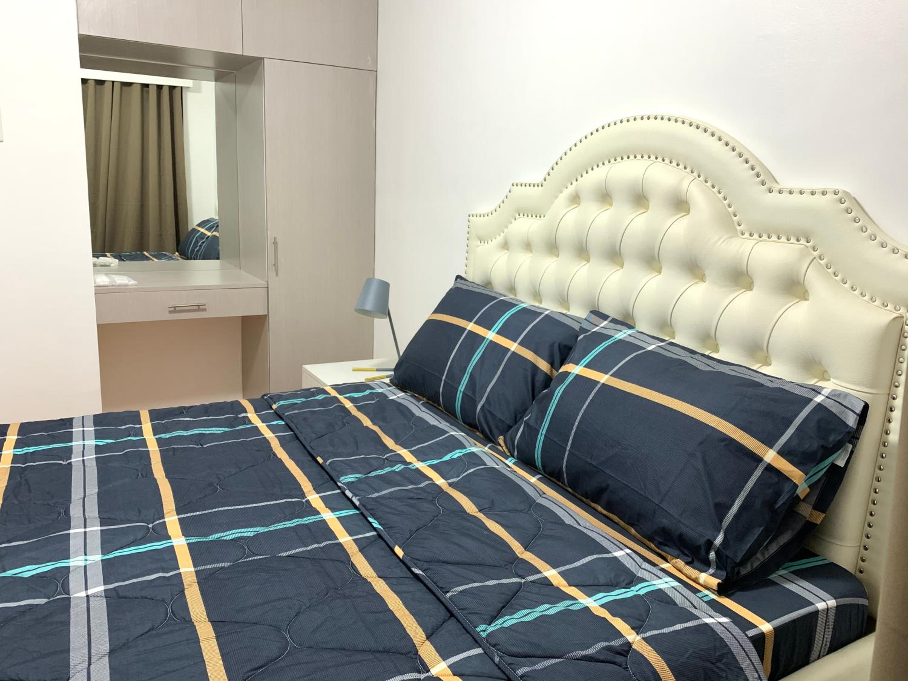 Cozy and Elegant 2-Bedroom Condo with Pool view 3