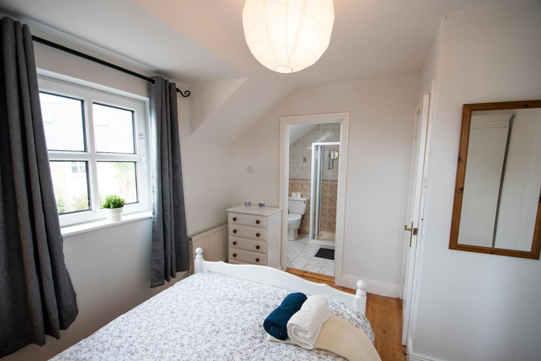 Beautiful coastal house at the Drowes Rivermouth view 5