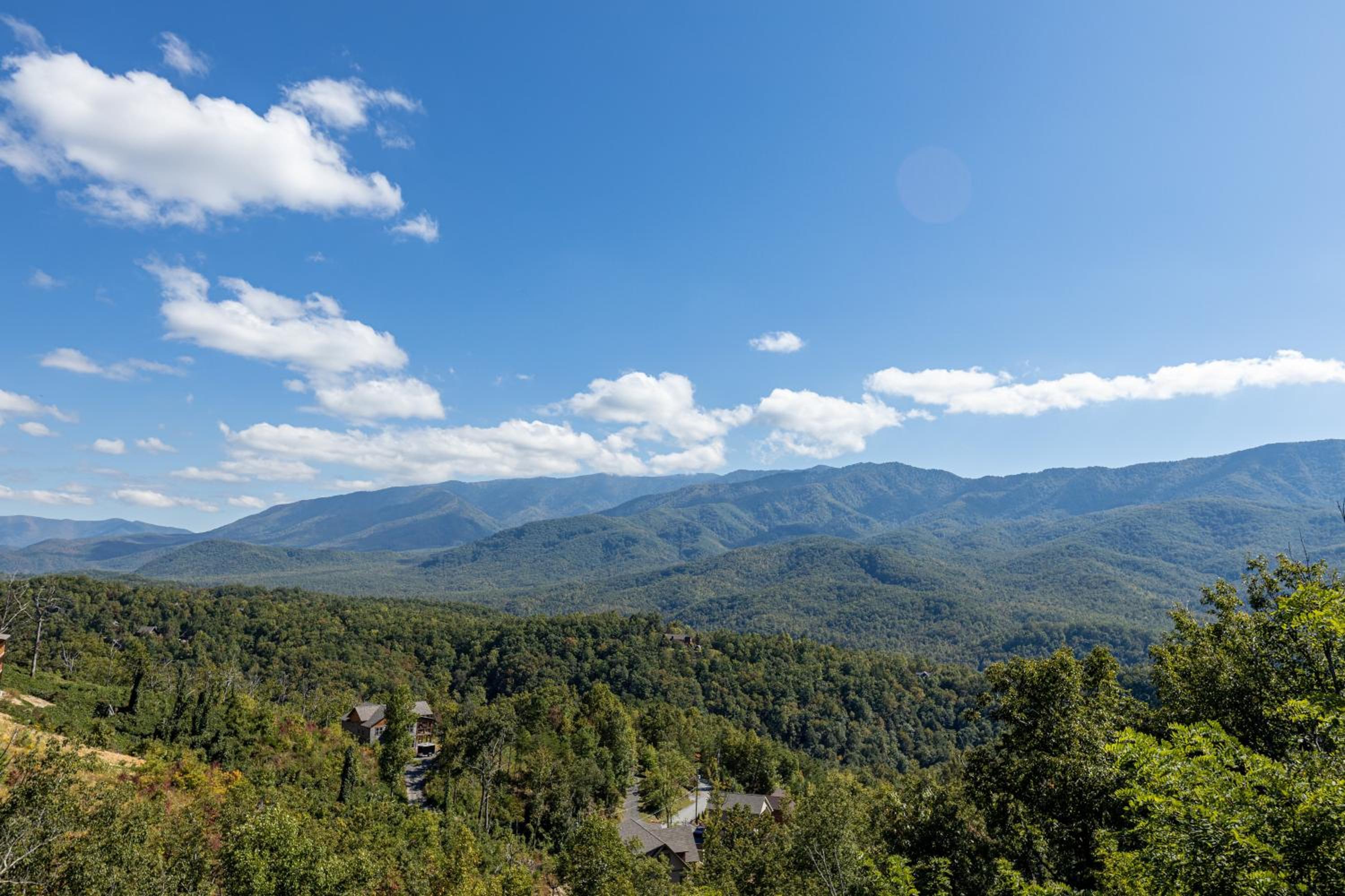 Lux Cabin Mtn Views, Flat Parking, Dog Friendly! view 5