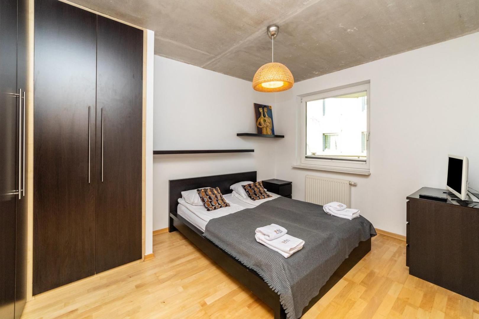 Grey by OneApartments view 4