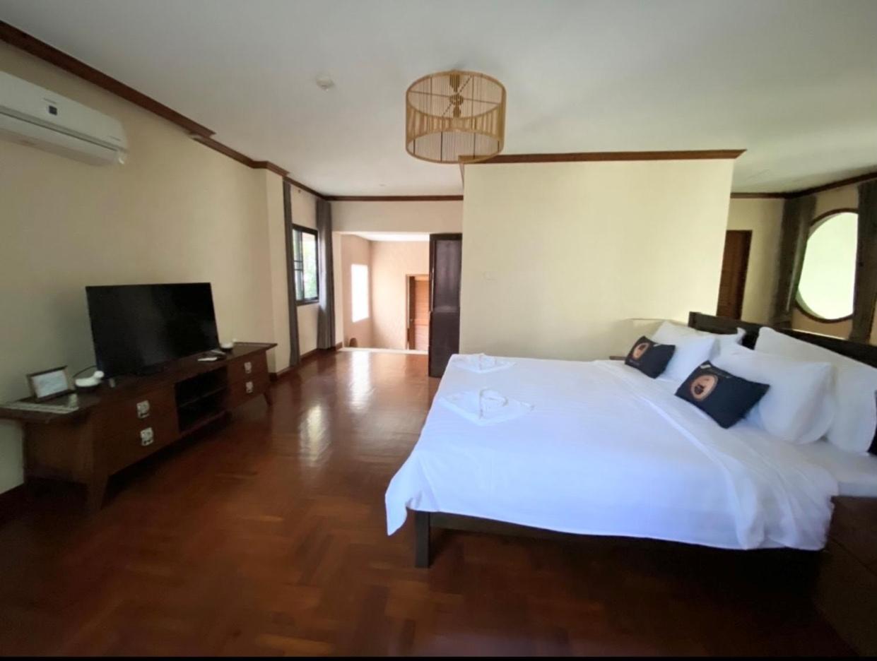 NT Place Sukhumvit Suites