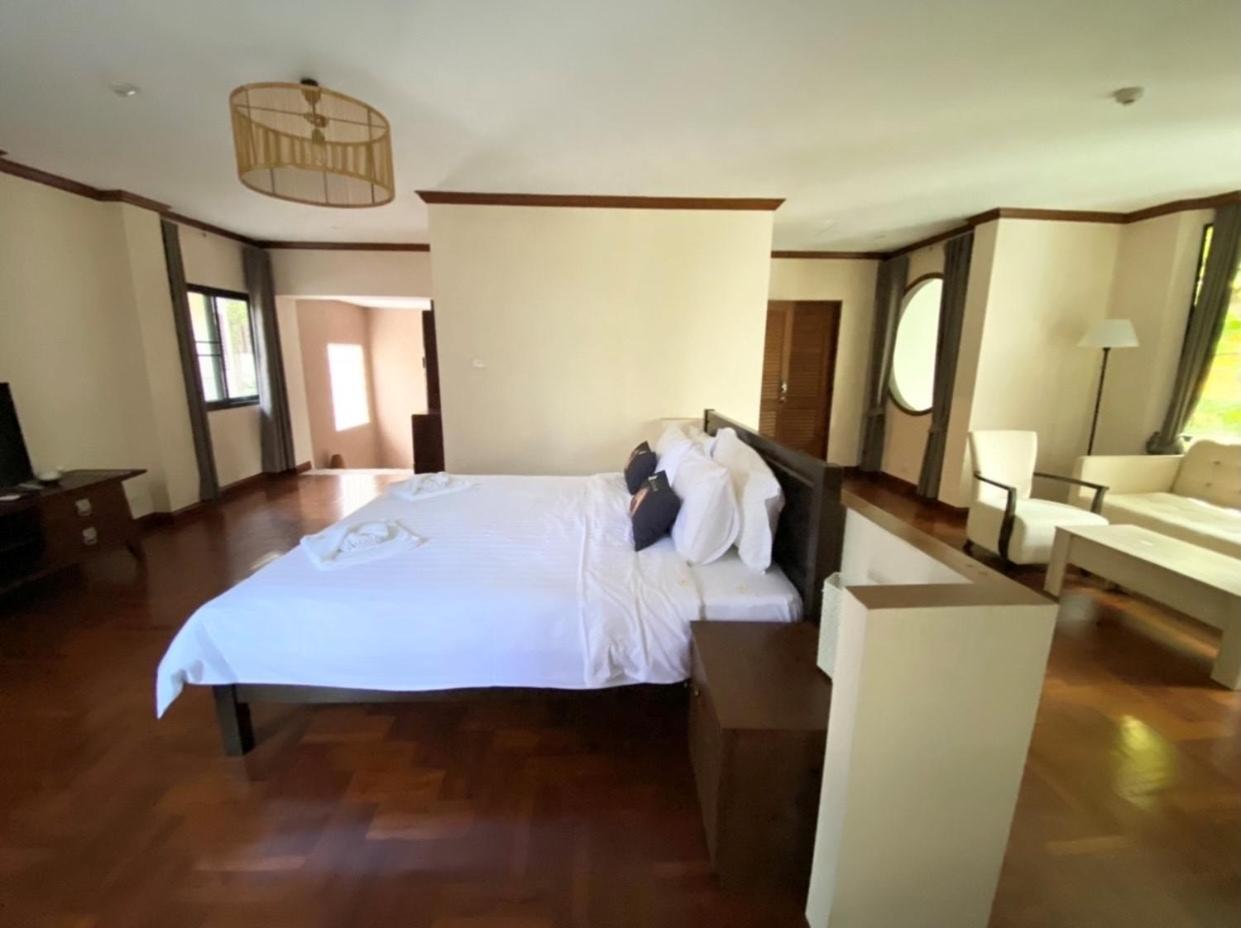 NT Place Sukhumvit Suites