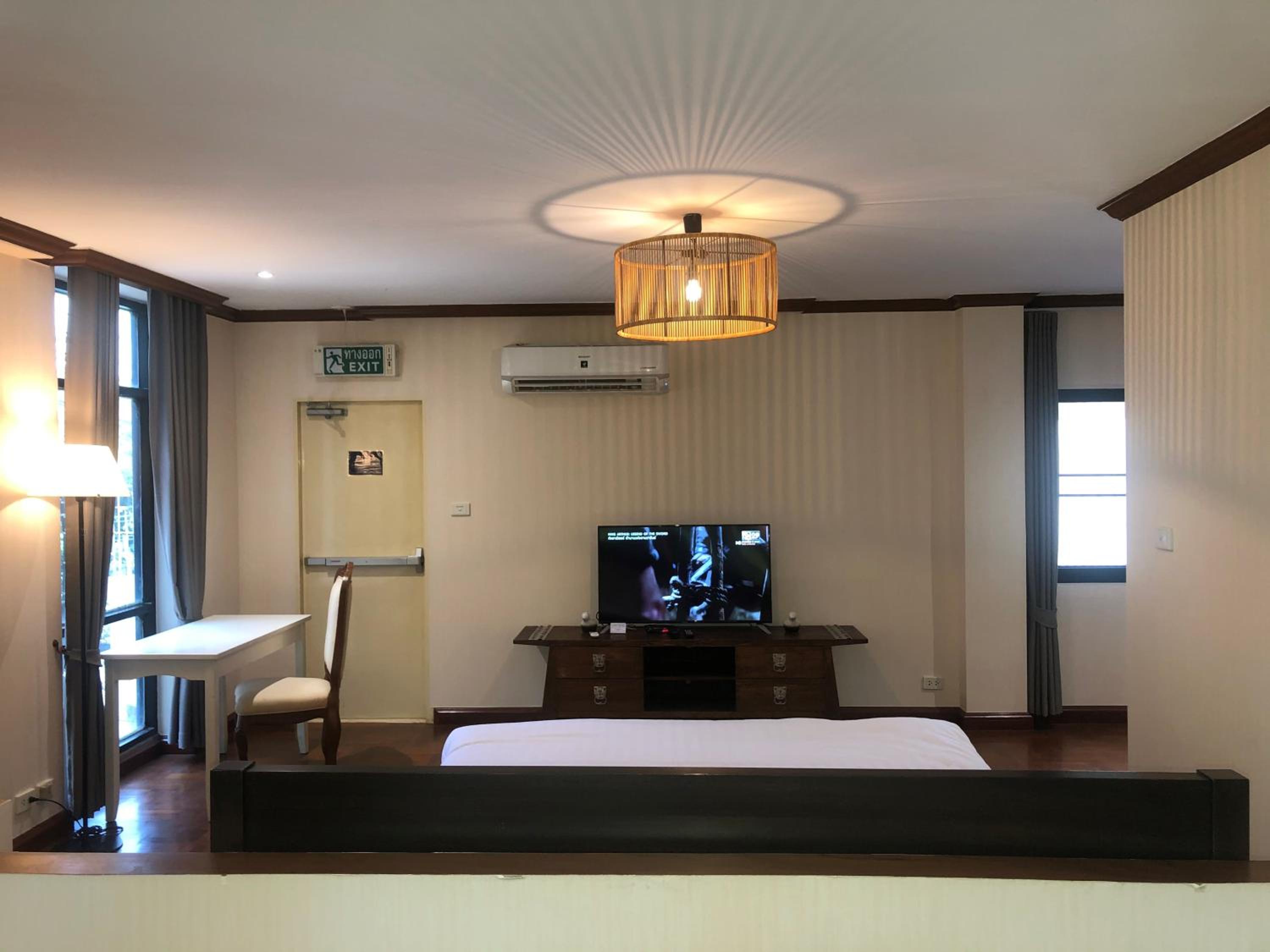NT Place Sukhumvit Suites