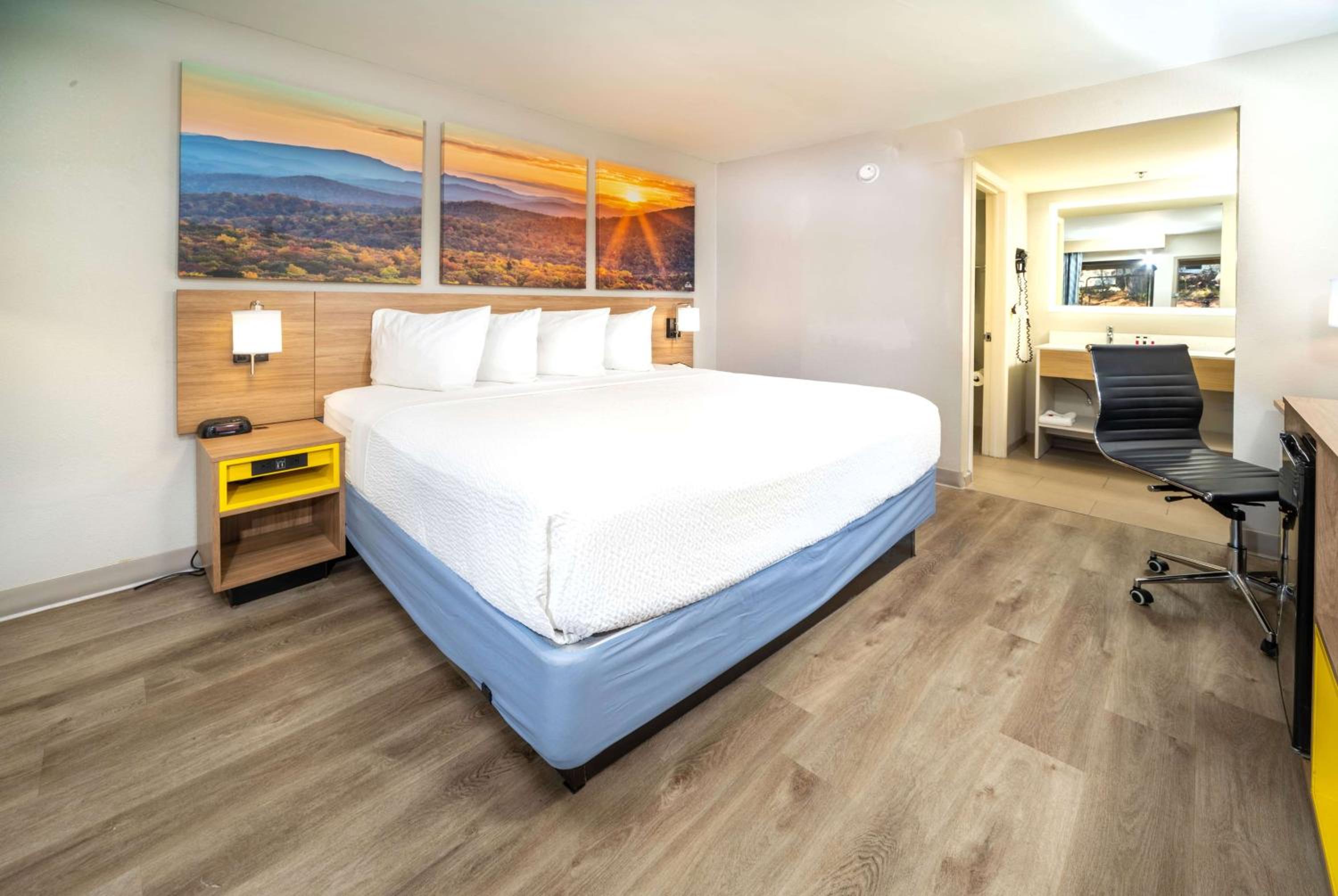 Days Inn by Wyndham Atlanta Stone Mountain - Property Image 3