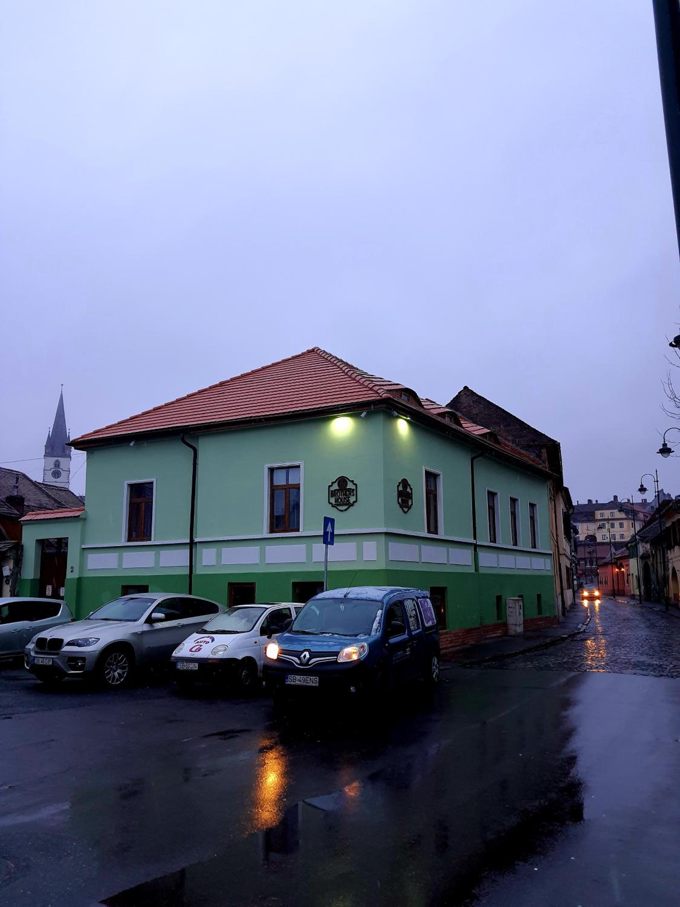 Hotel Brother's House