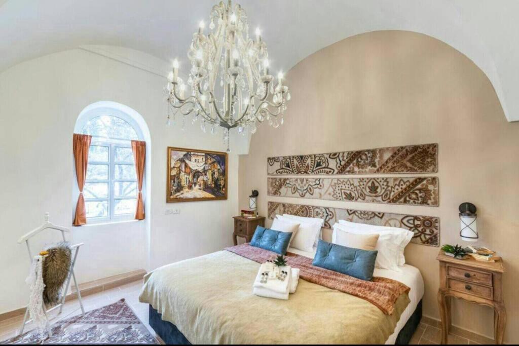 Private House 5 BDR In Mamilla up to 12 People ! view 3