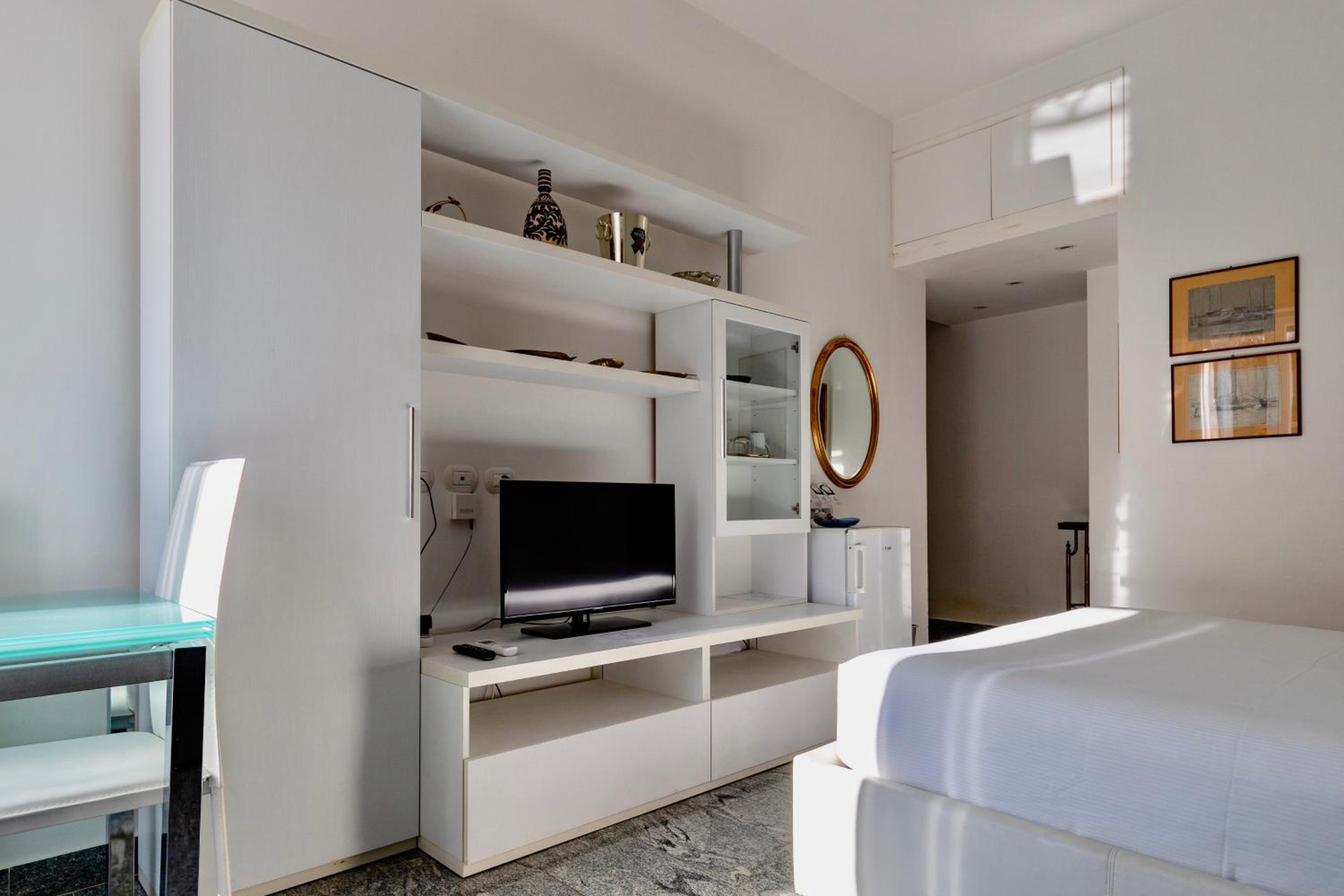 Aiello Suites Executive