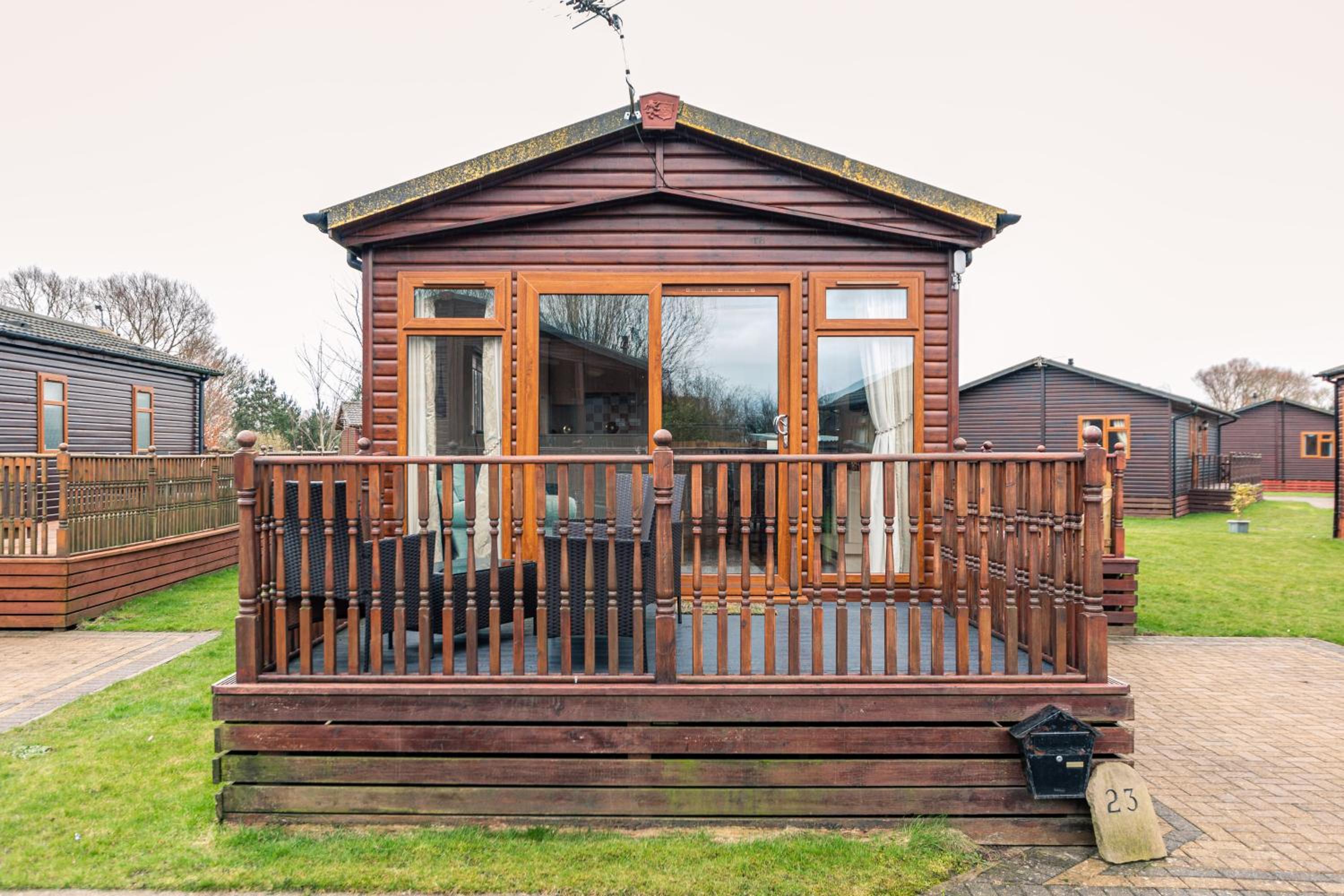 Malton Vacations - La-Serenite Lodge With Hot Tub - Property Image 1