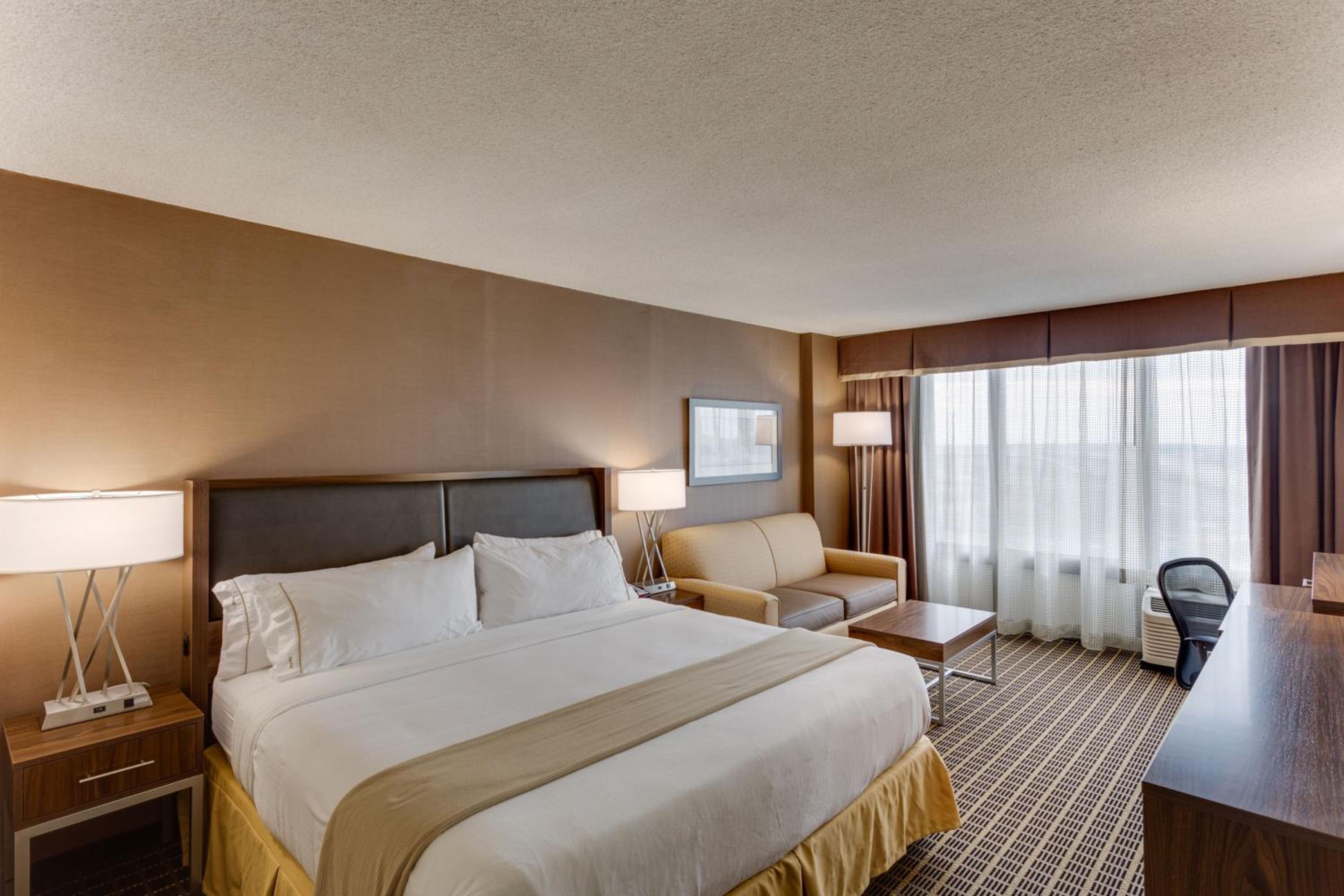 Springfield Vacations - Holiday Inn Express Washington DC SW - Springfield, an IHG Hotel - Property Image 3