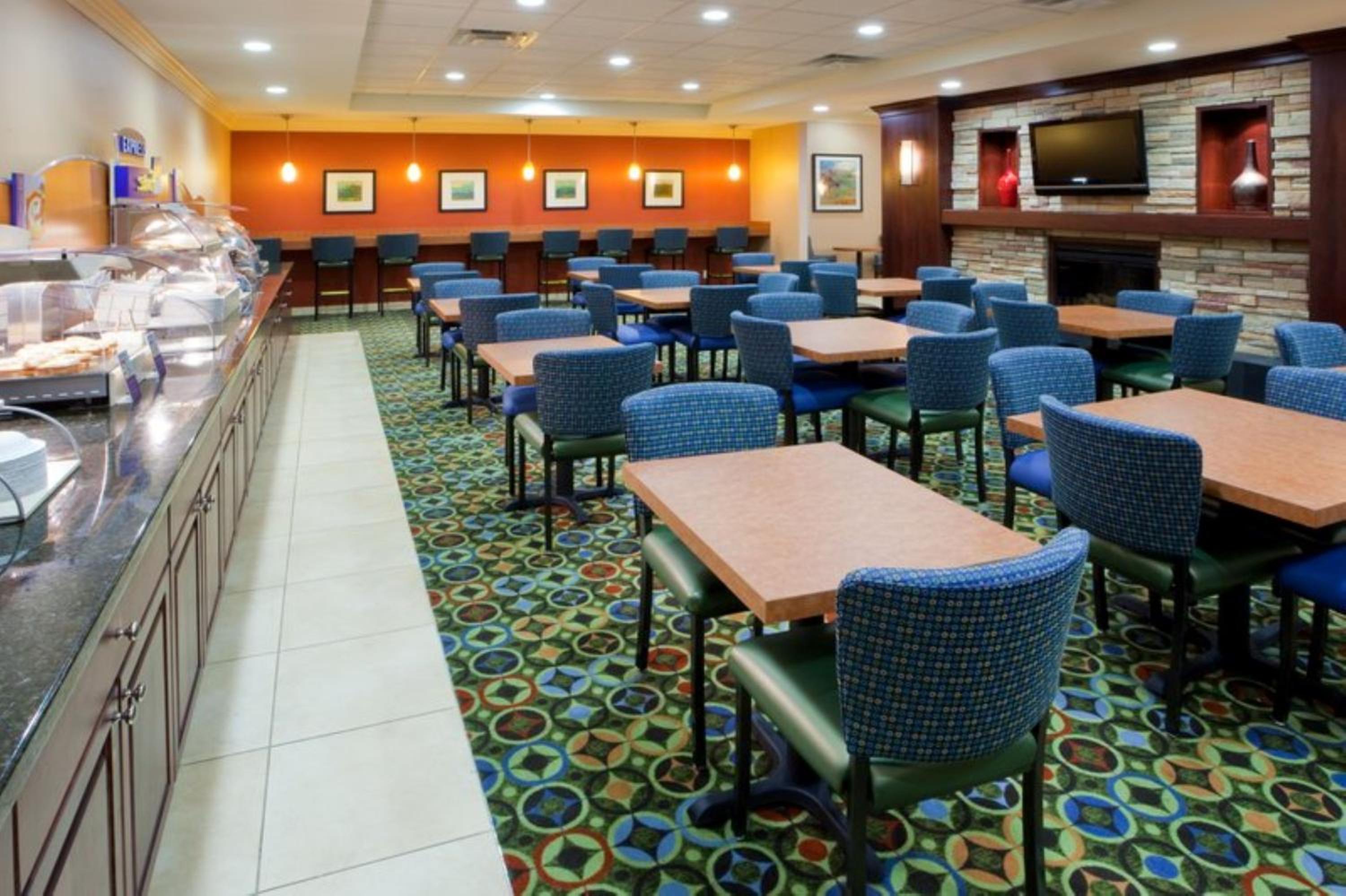 Springfield Vacations - Holiday Inn Express Washington DC SW - Springfield, an IHG Hotel - Property Image 14