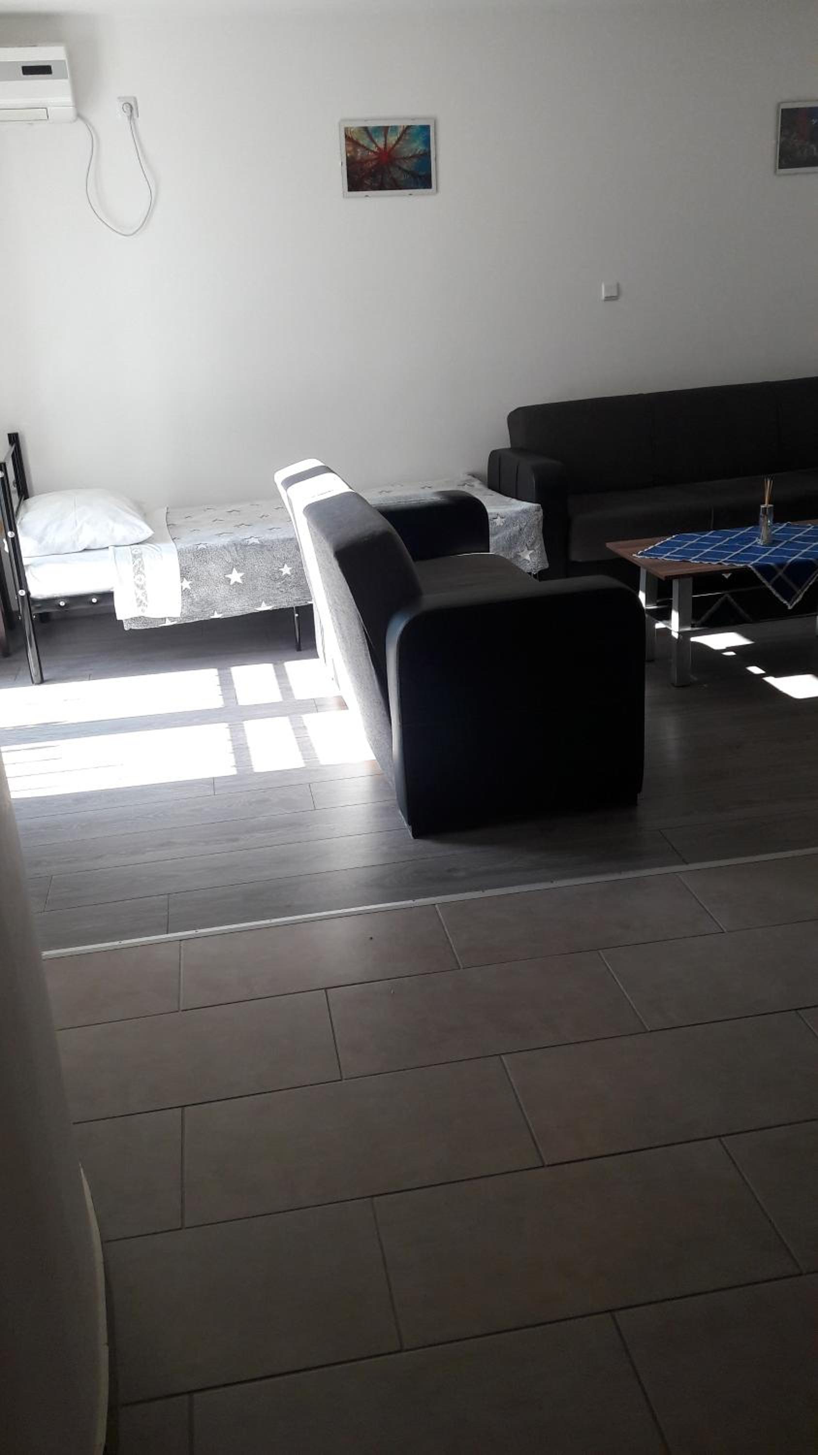 Photo 33