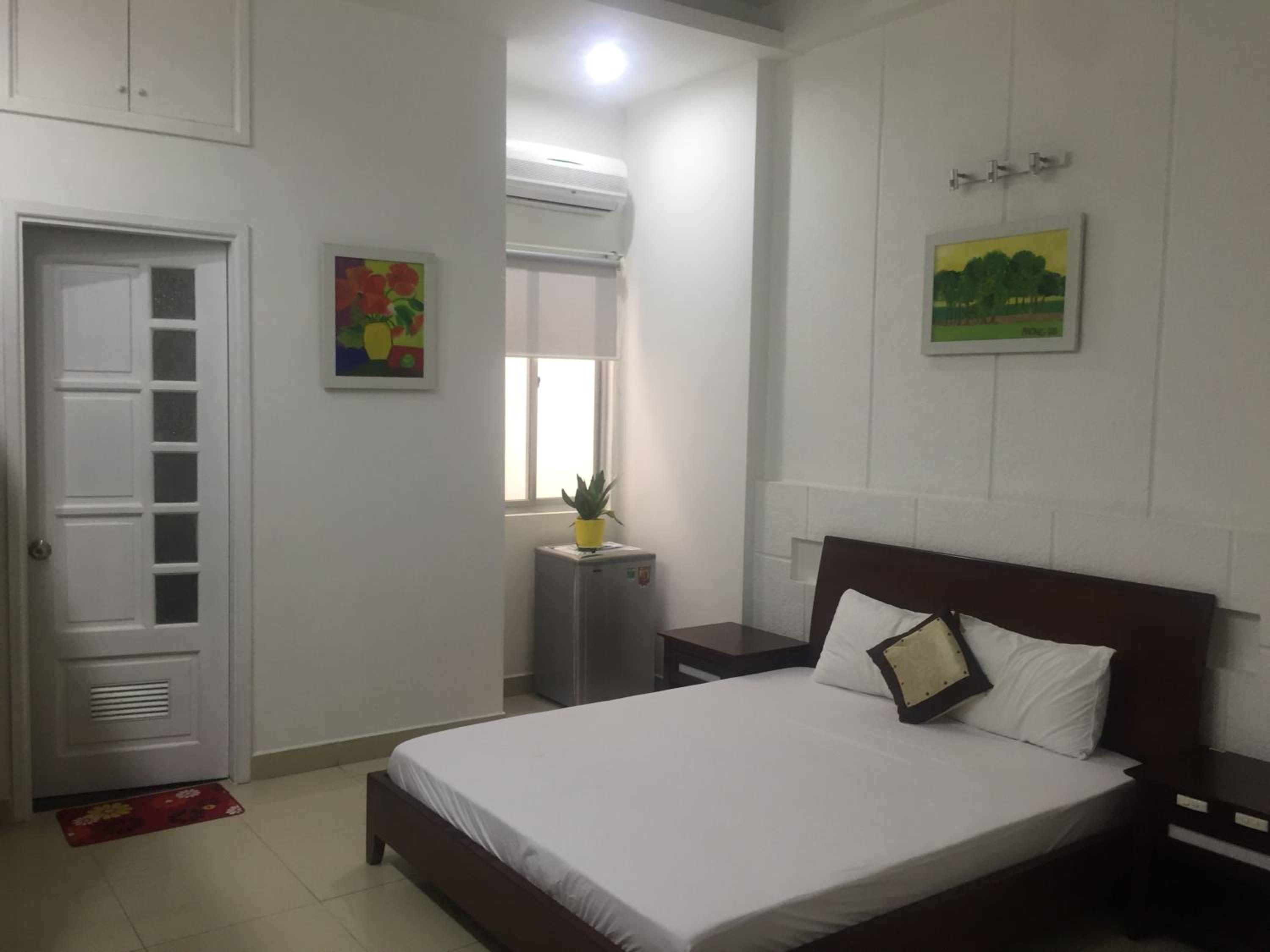 LUXURY HOMSTAY