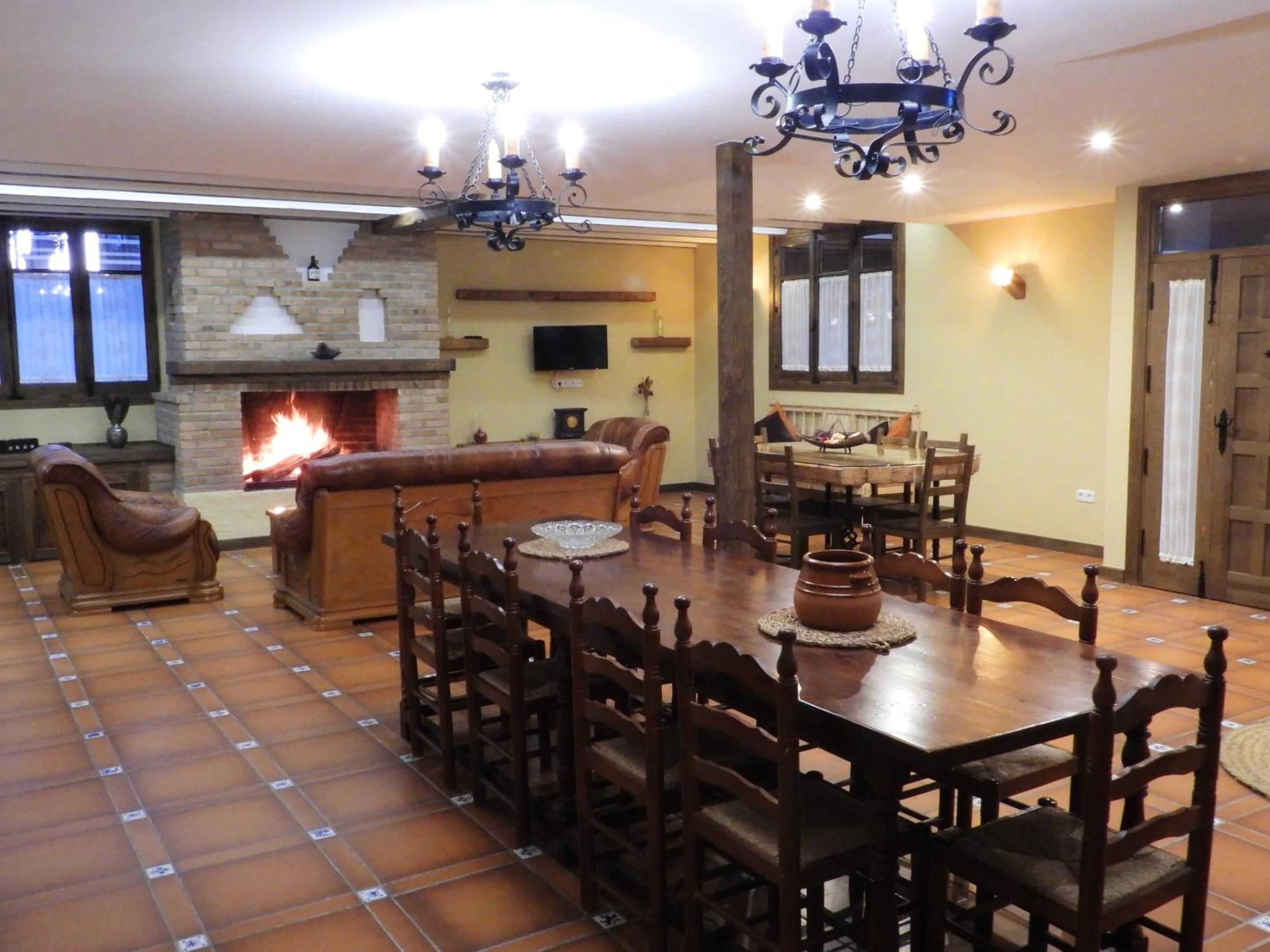 Spacious Villa with Private Pool, Villafranca De Los Caballeros