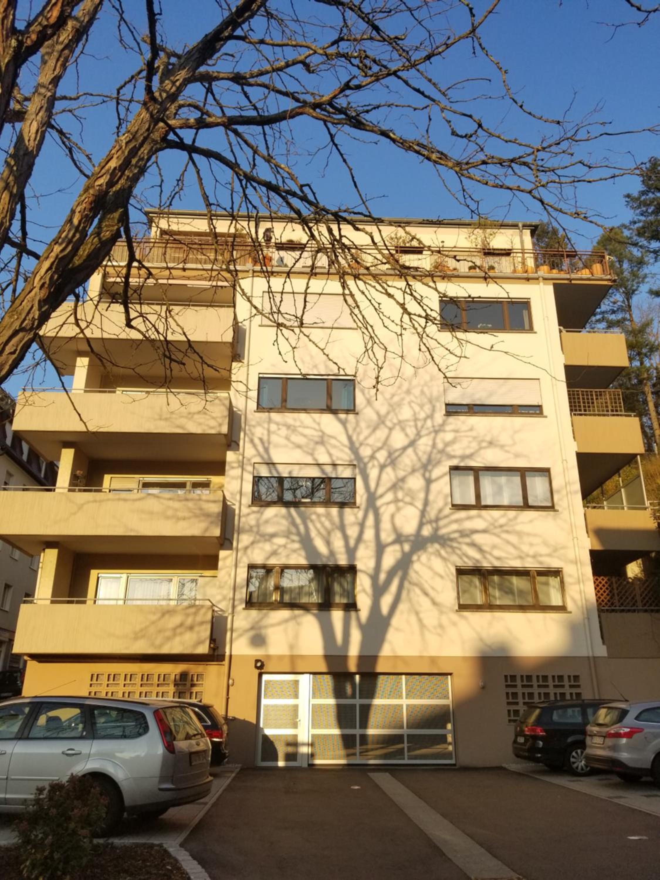 Hotel Apartment - zentrumsnah, eigener Parkplatz und großer Balkon ins Grüne - Image 1