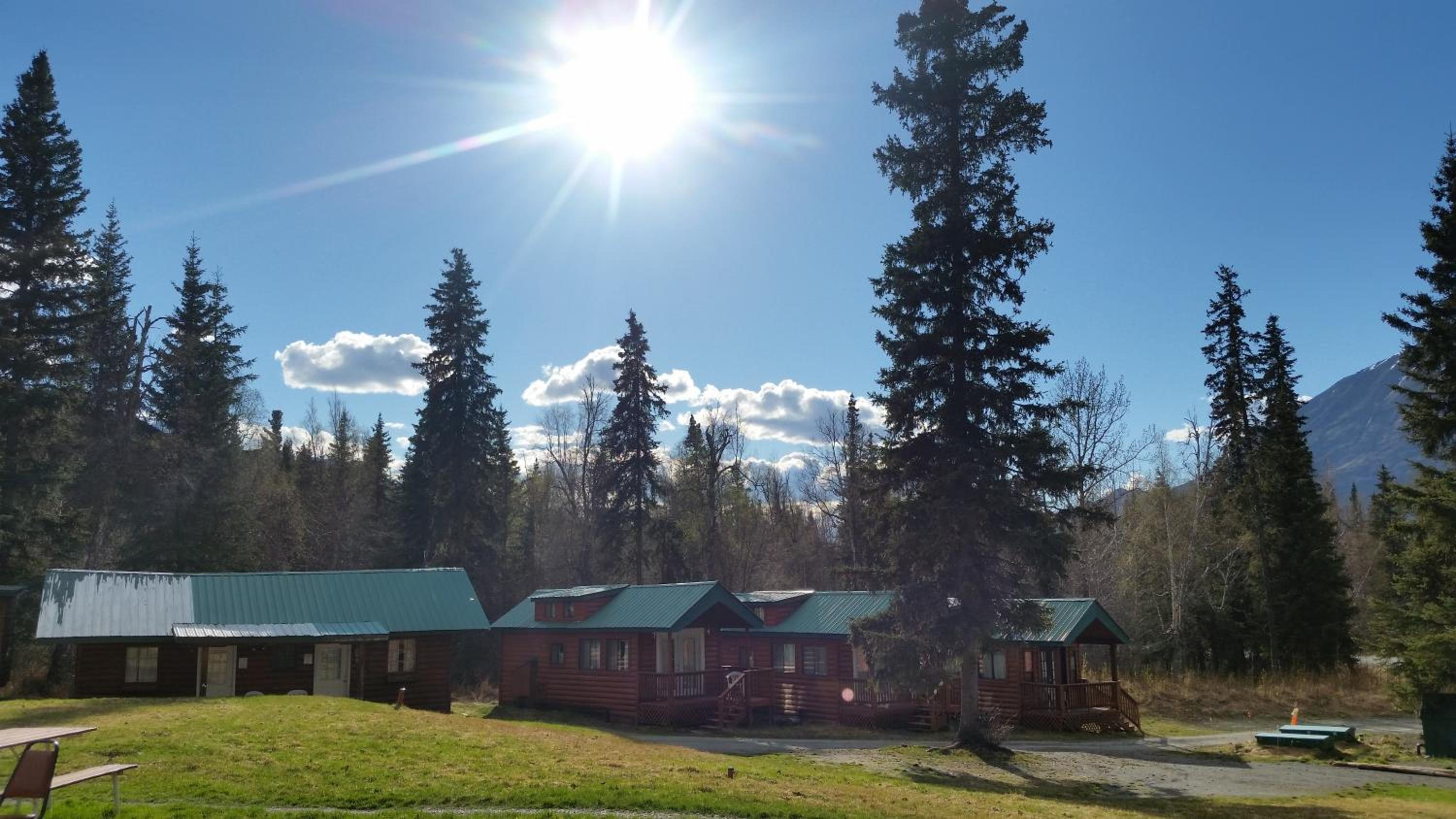 Gwin's Lodge & Roadhouse