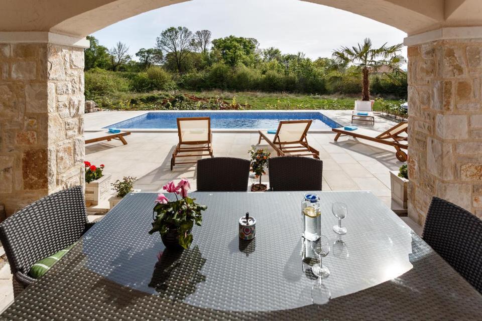 Villa Ambra view 2