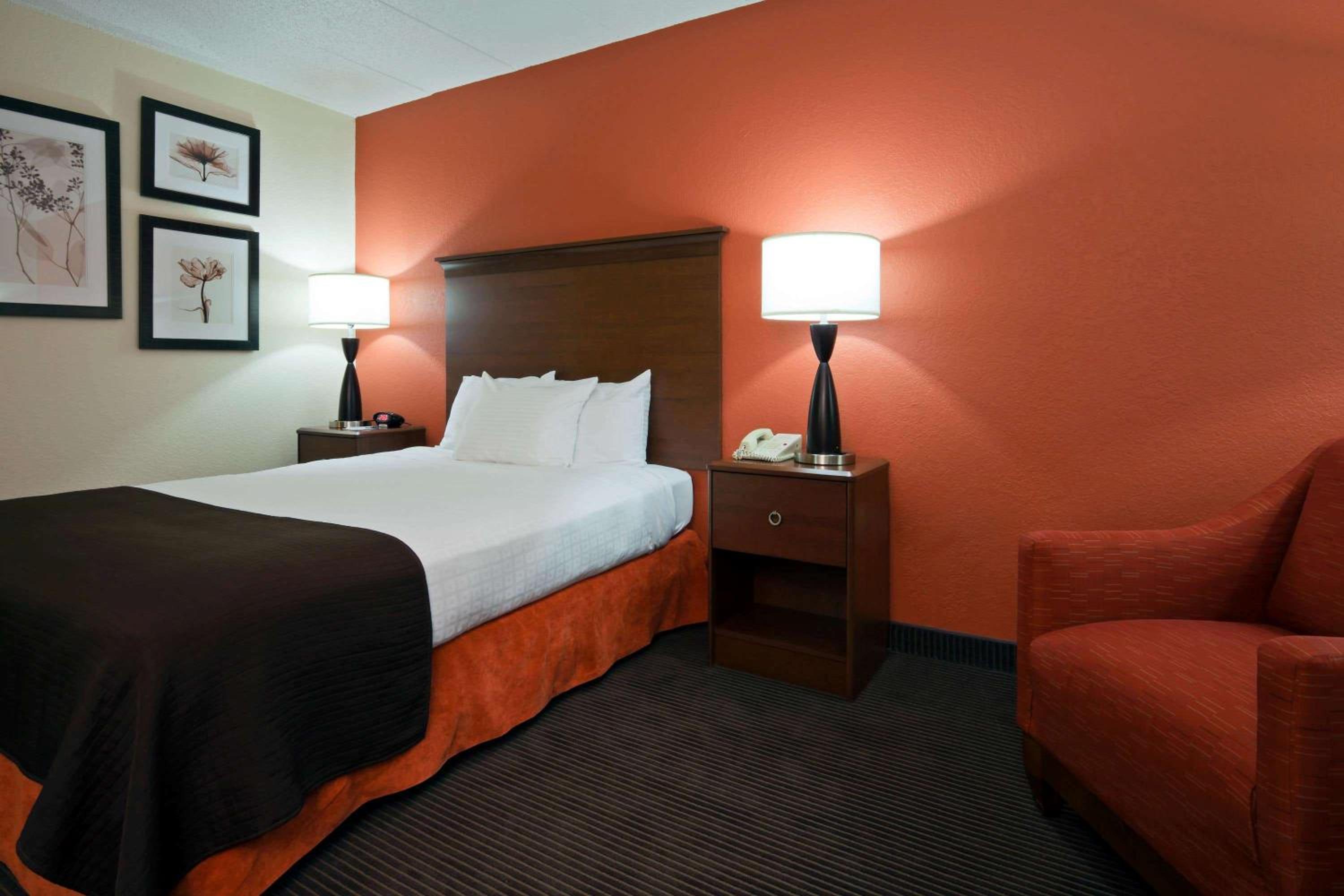 AmericInn by Wyndham Worthington view 2