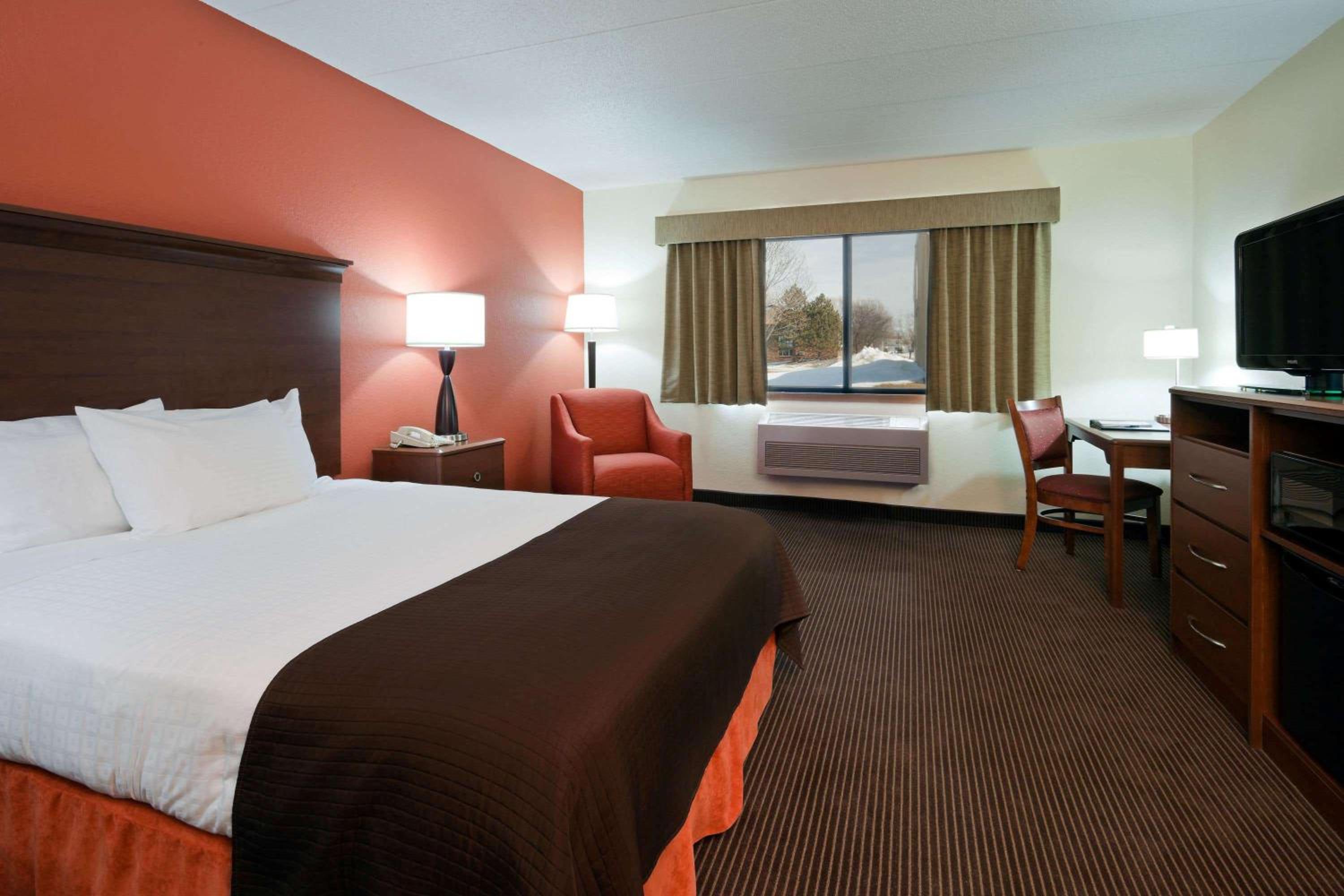 AmericInn by Wyndham Worthington view 3