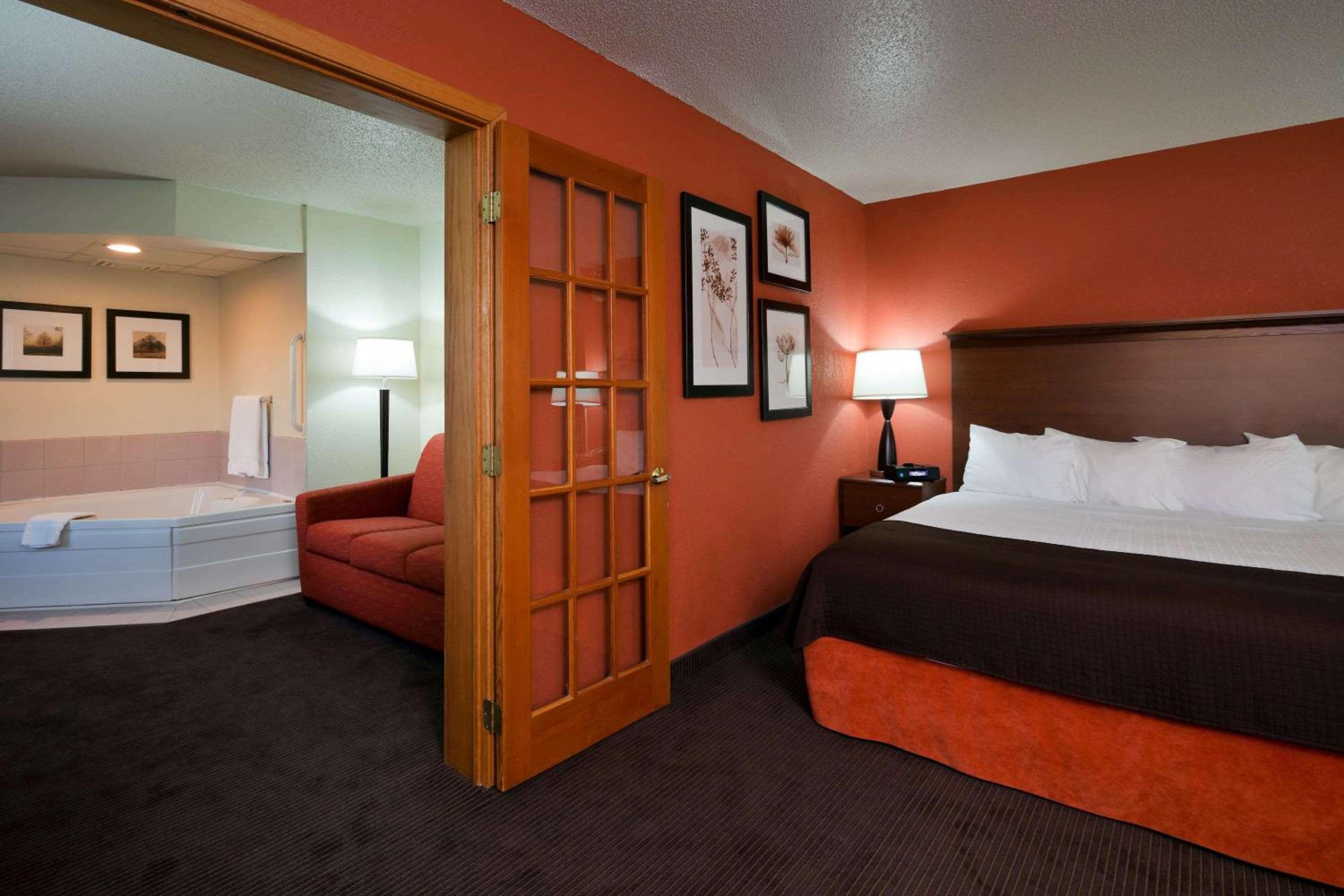 AmericInn by Wyndham Worthington view 5