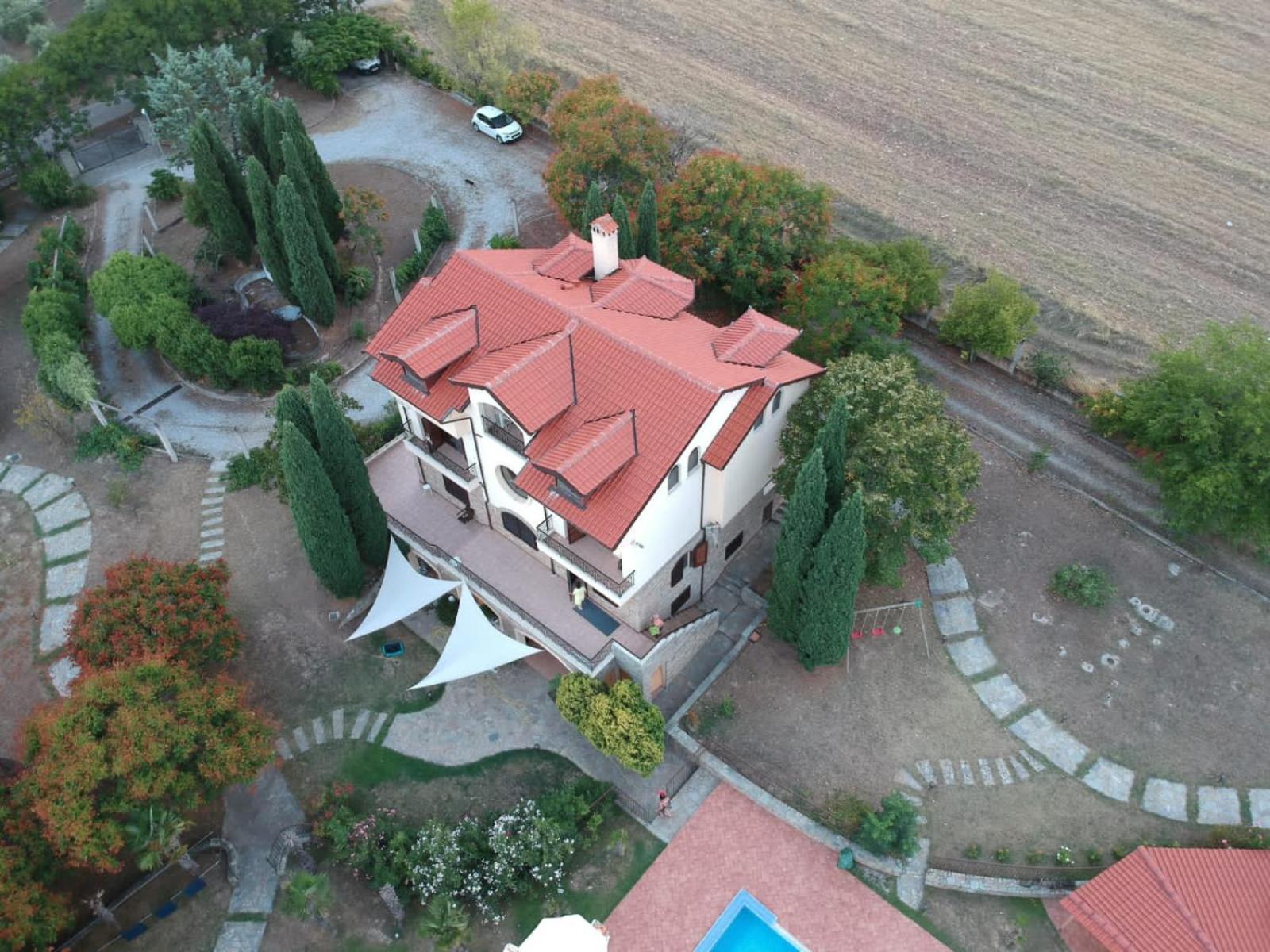 Photo 8