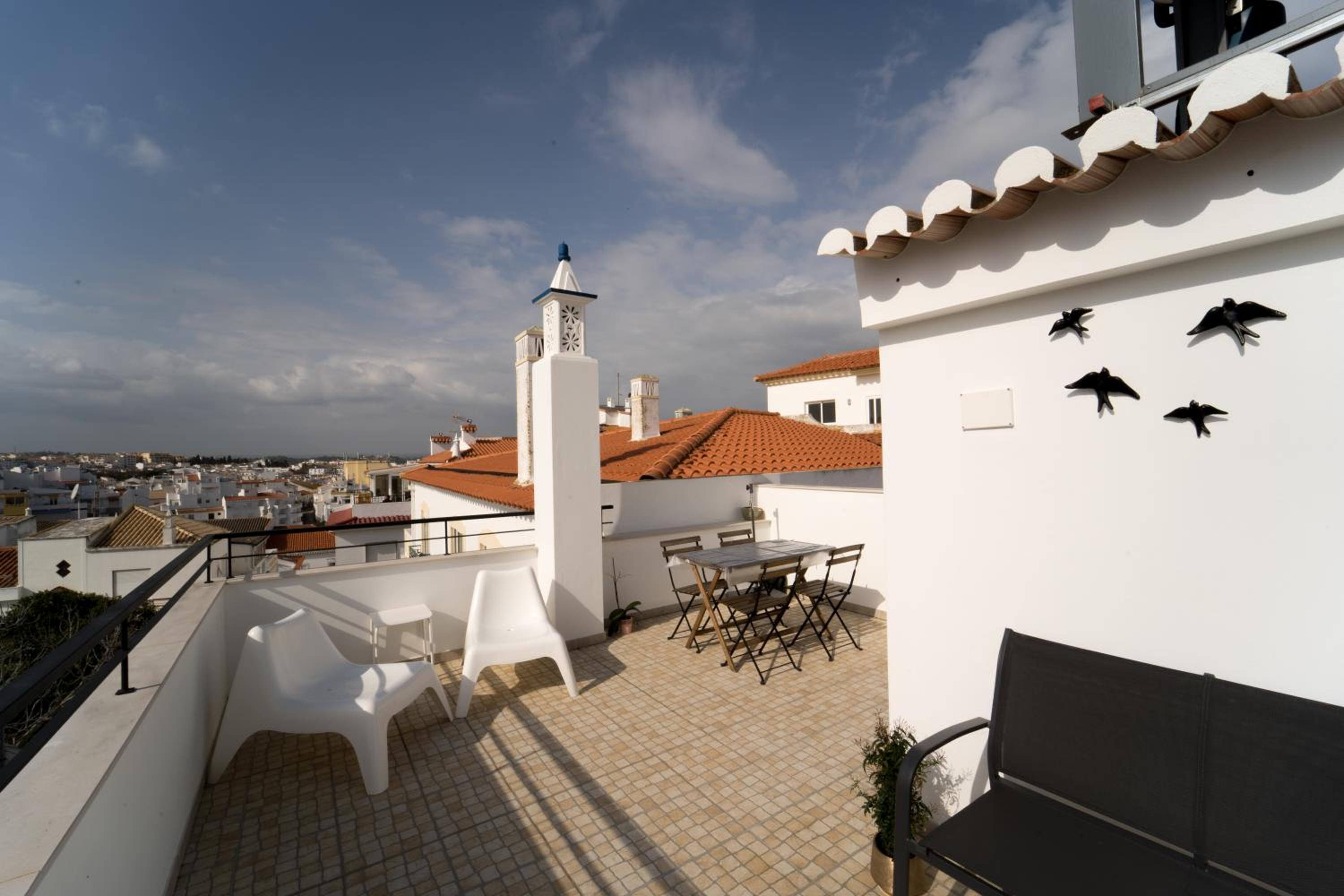 ALMAS ROOMS view 4