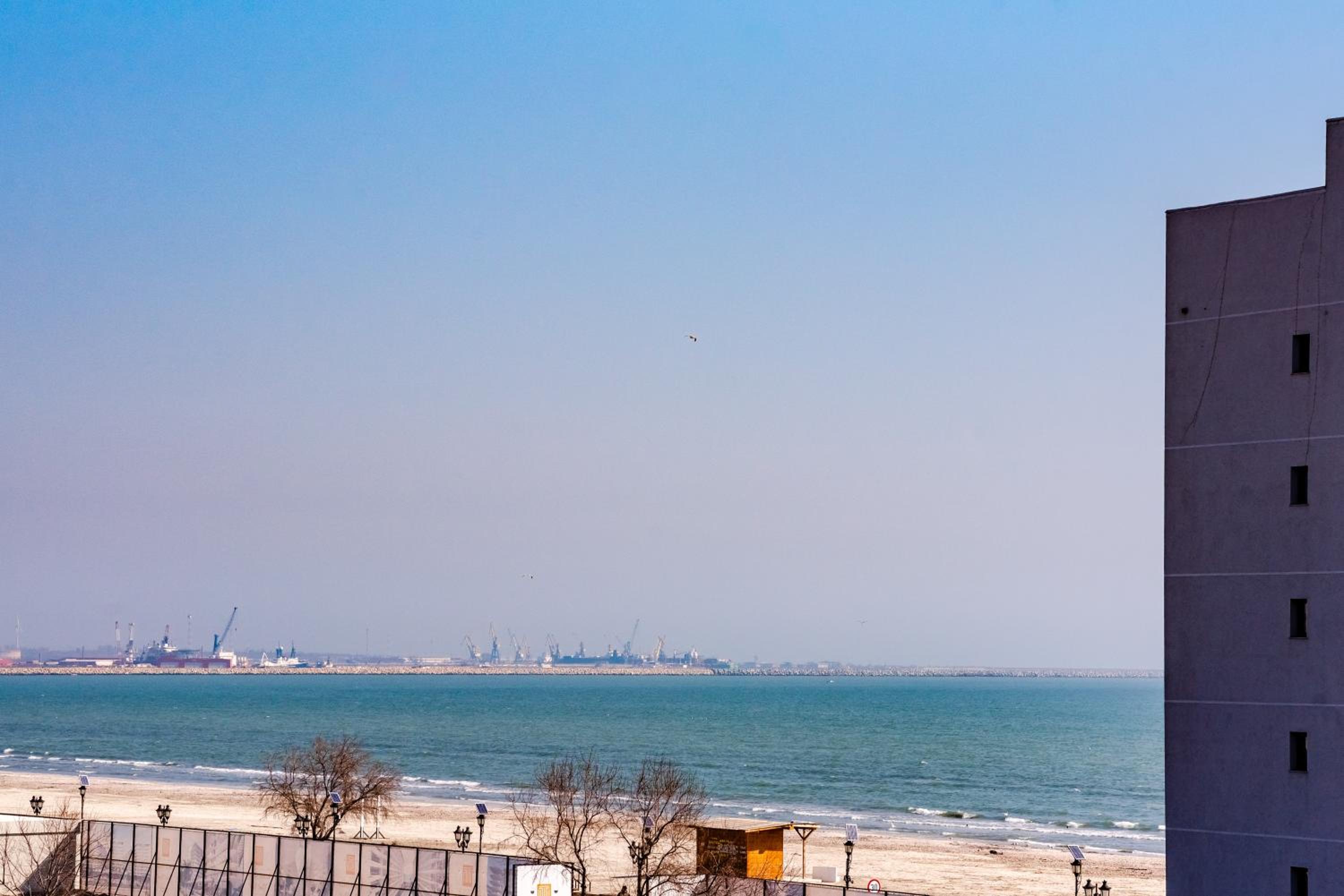 Summer Waves Mamaia Nord view 2